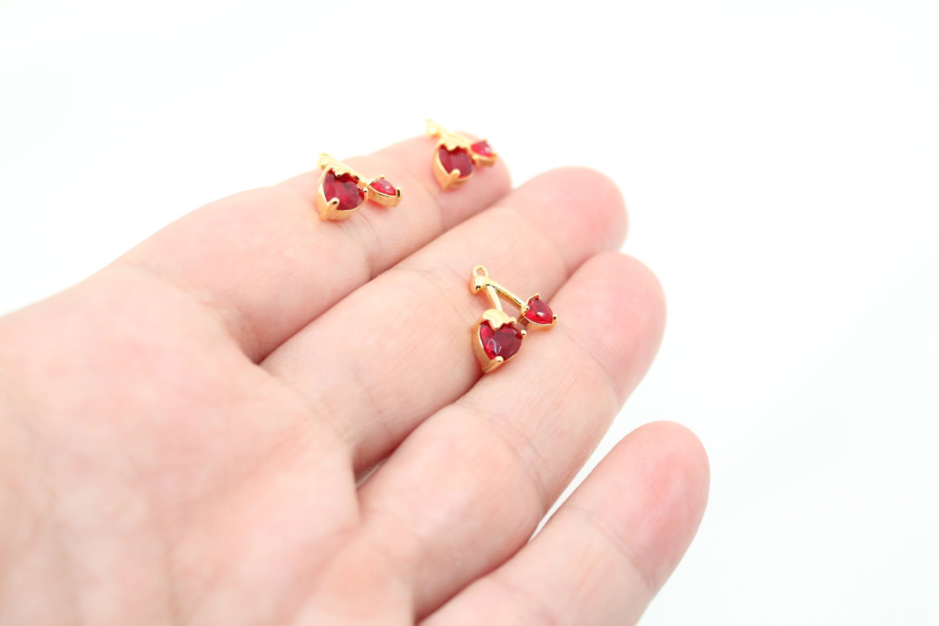 Altın Kaplama Kırmızı Kalp Zirkonlu Kiraz