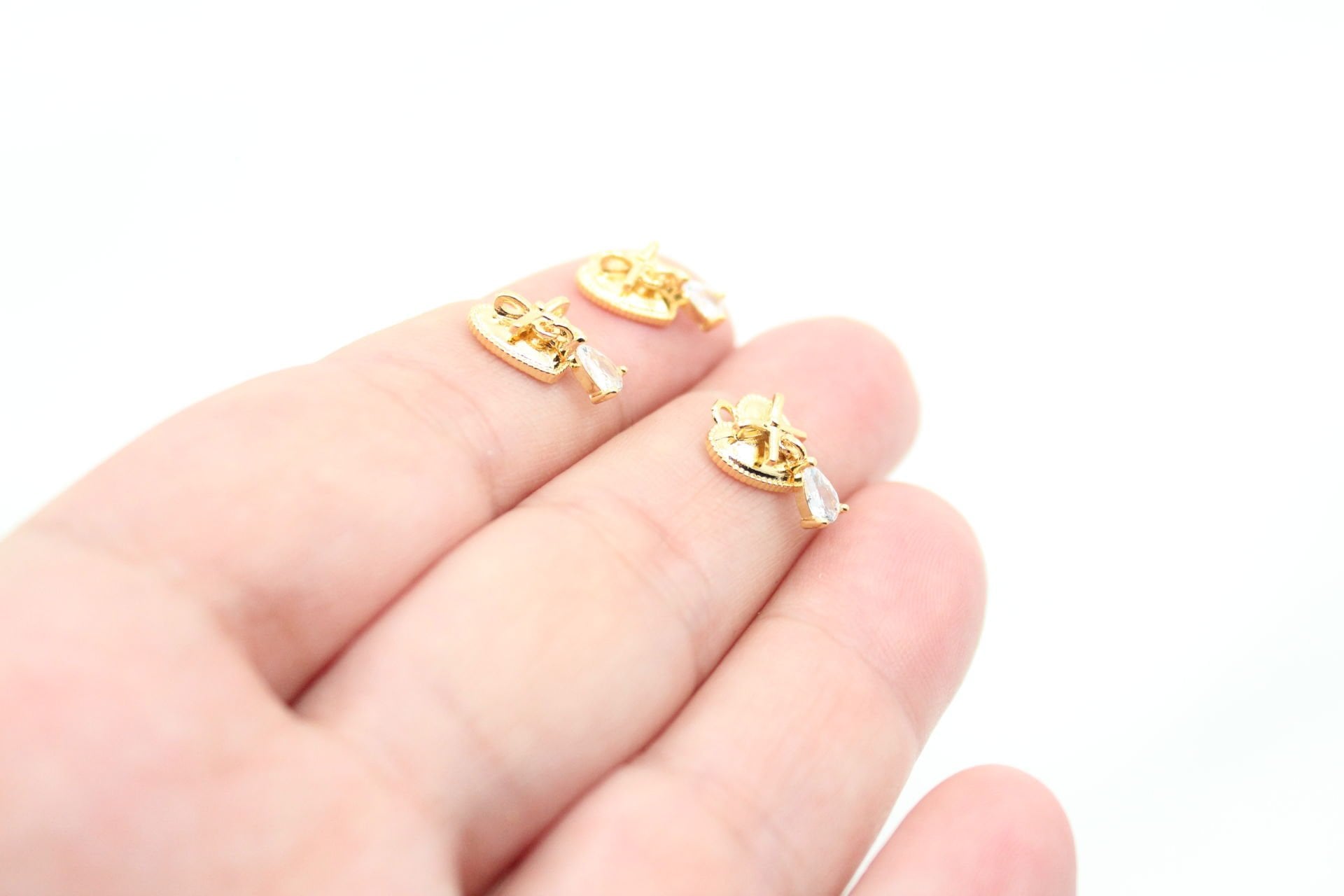 Altın Kaplama Ortası Fiyonklu Kalp