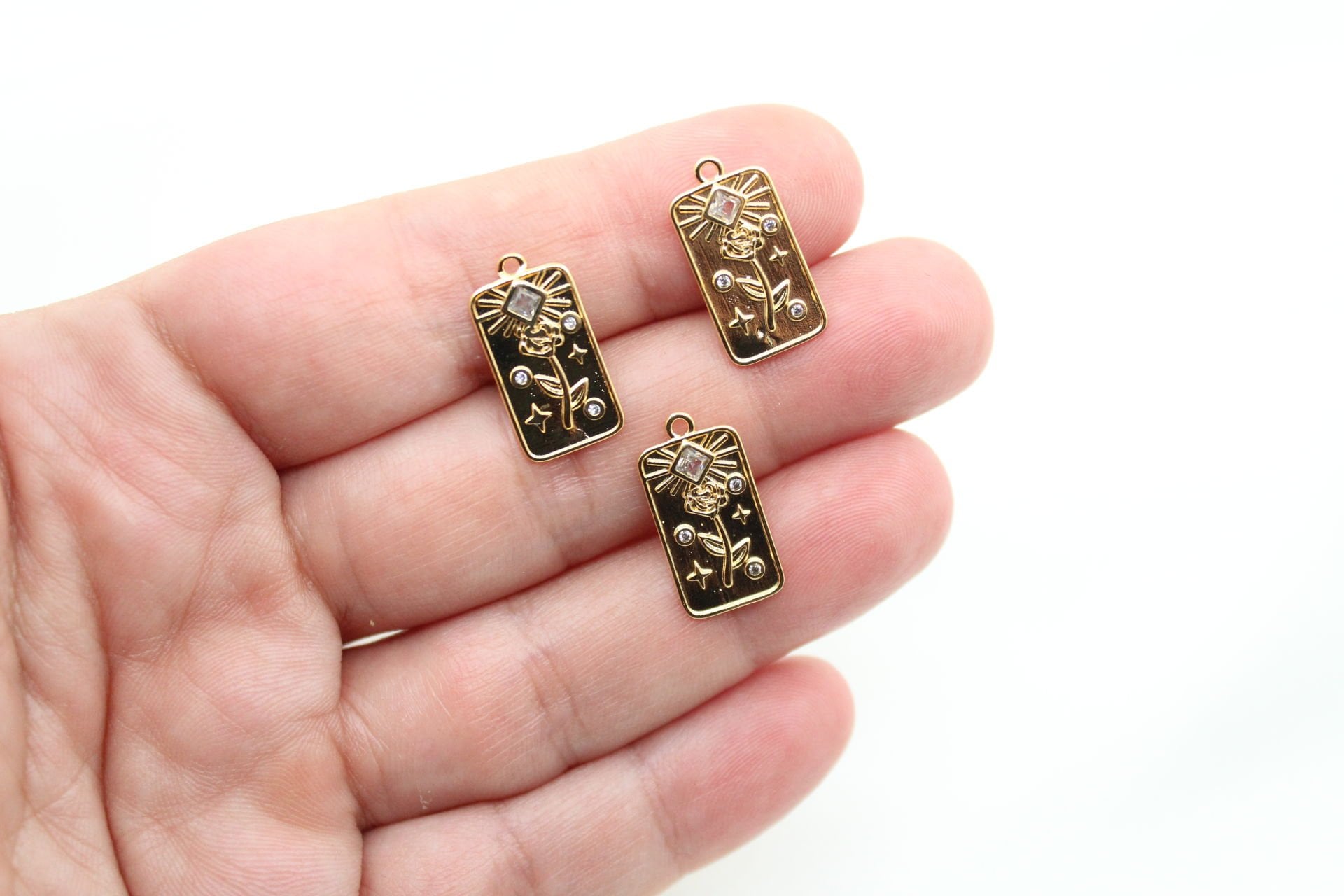 Altın Kaplama Gül Figürlü Kolye Ucu