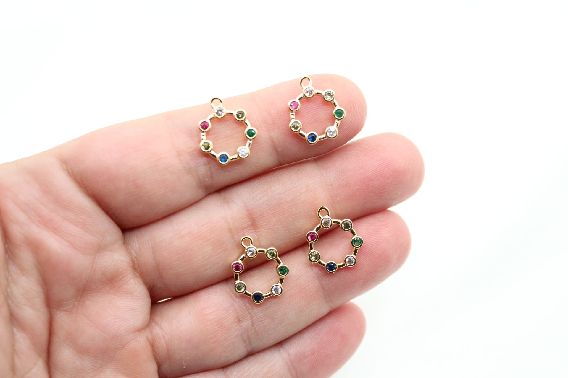 Altın Kaplama Yuvarlak Mix Taşlı Kolye Ucu