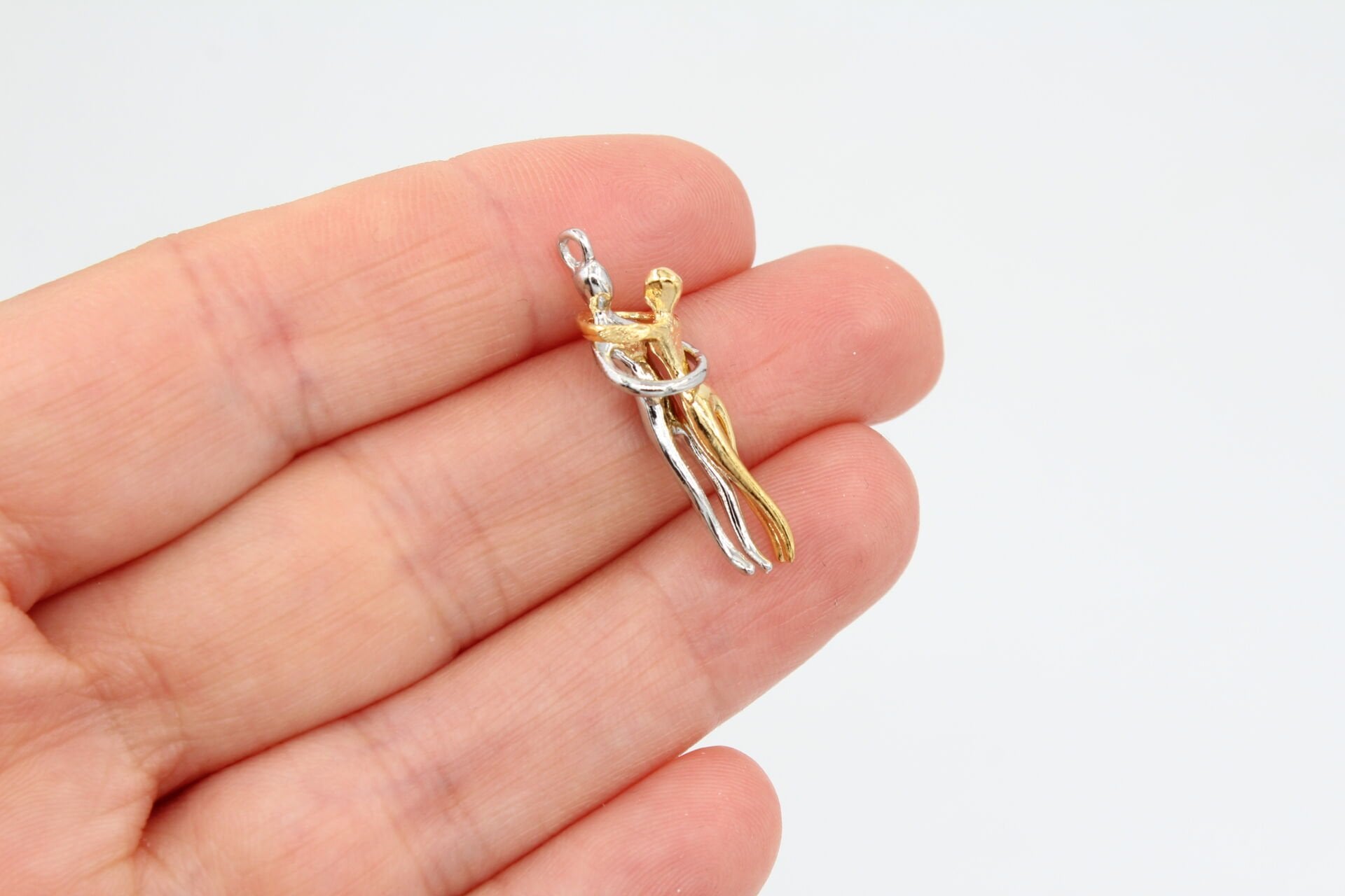 Sarılan Çift (Hug Me)