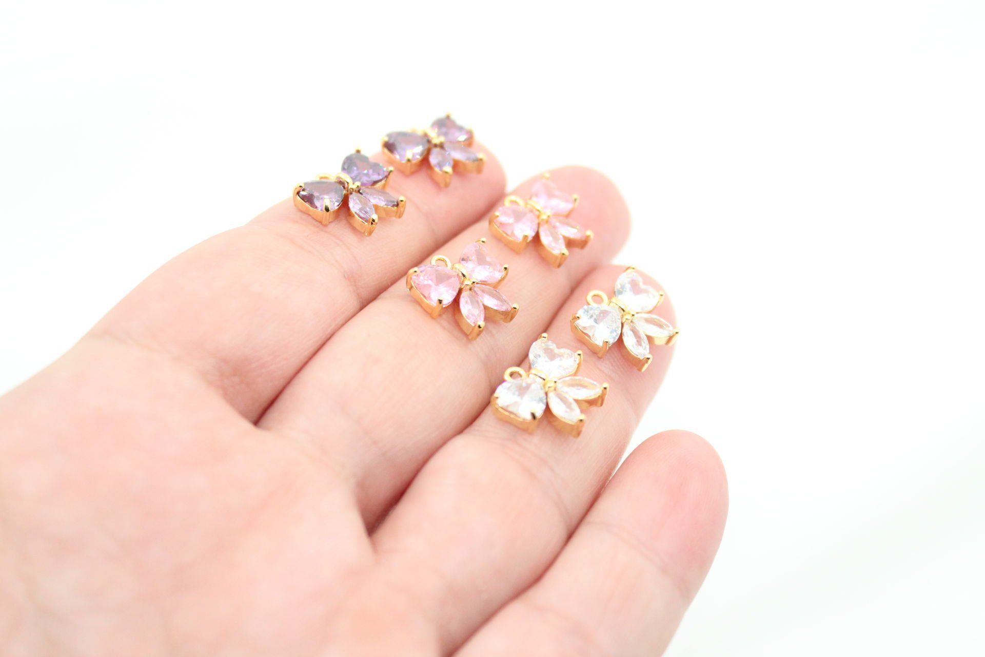 Altın Kaplama Kalpli Zirkonlu Fiyonk Kolye Ucu