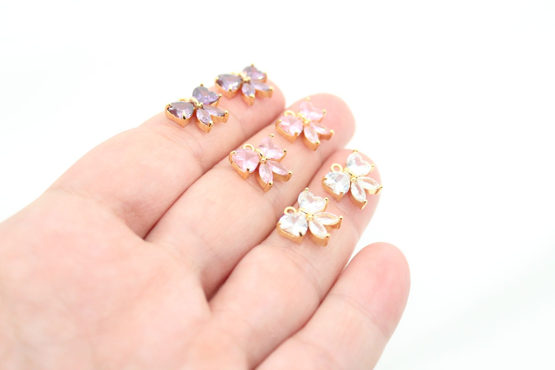 Altın Kaplama Kalpli Zirkonlu Fiyonk Kolye Ucu