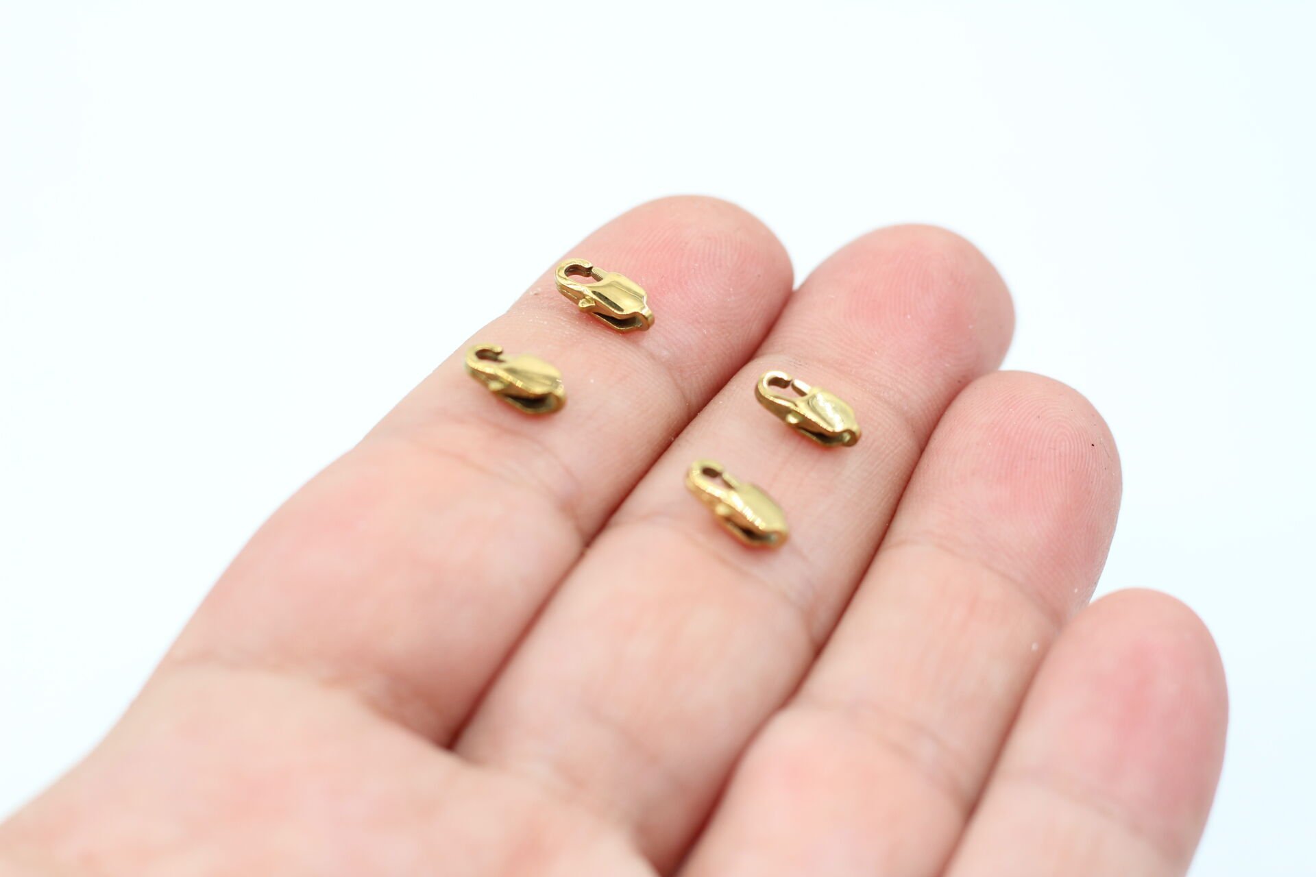 Çelik  Baget Papağan