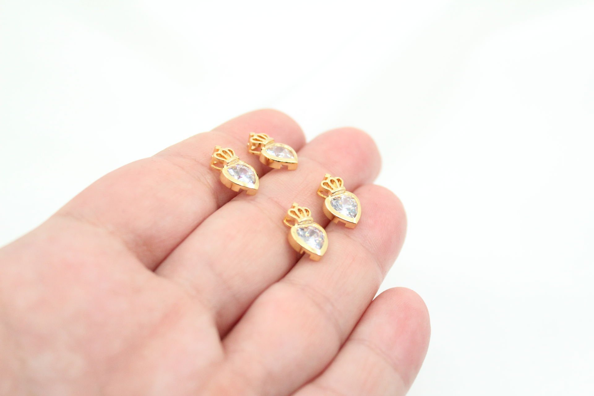 Altın Kaplama Taçlı Kalp