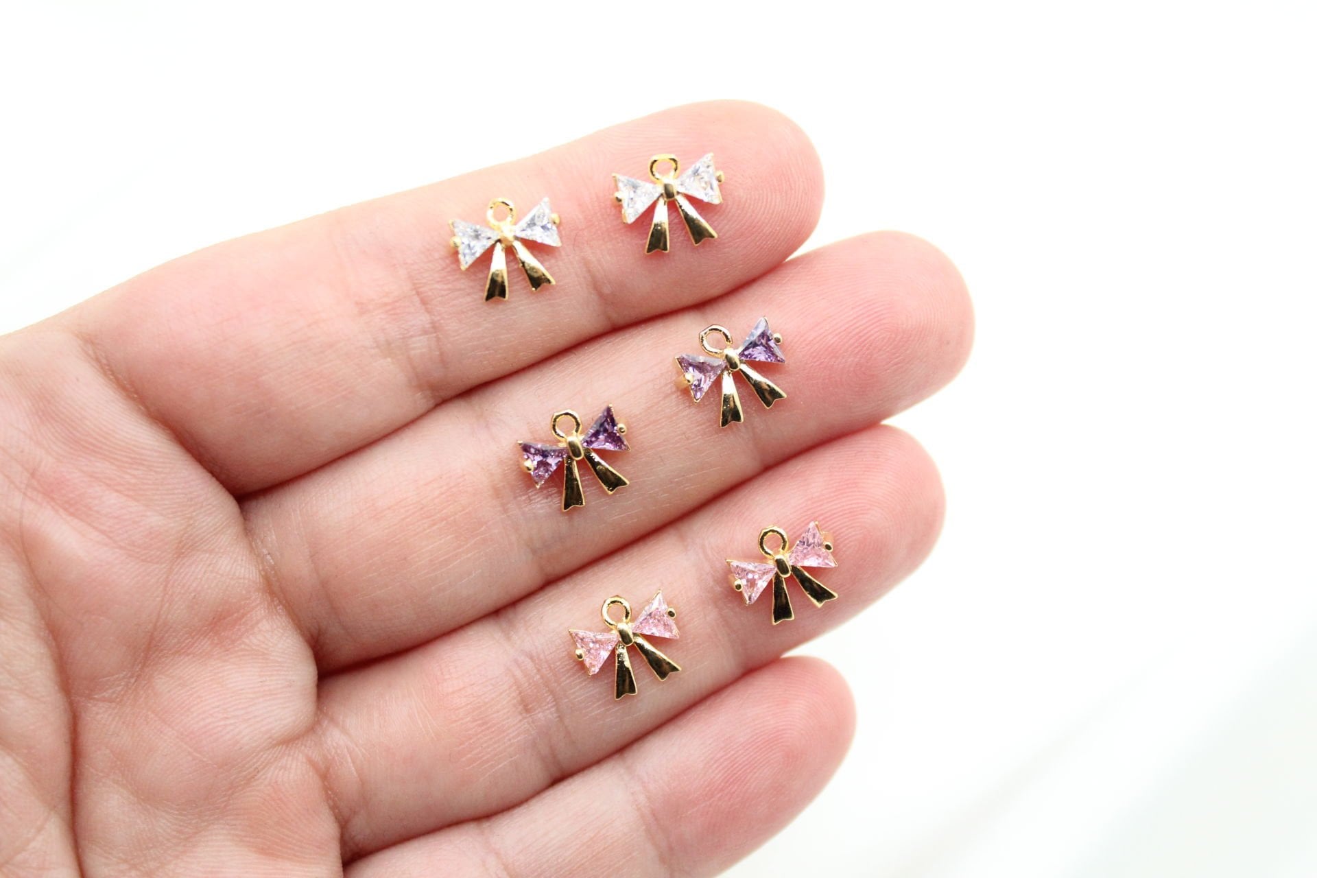 Altın Kaplama Üçgen Taşlı Minik Fiyonk