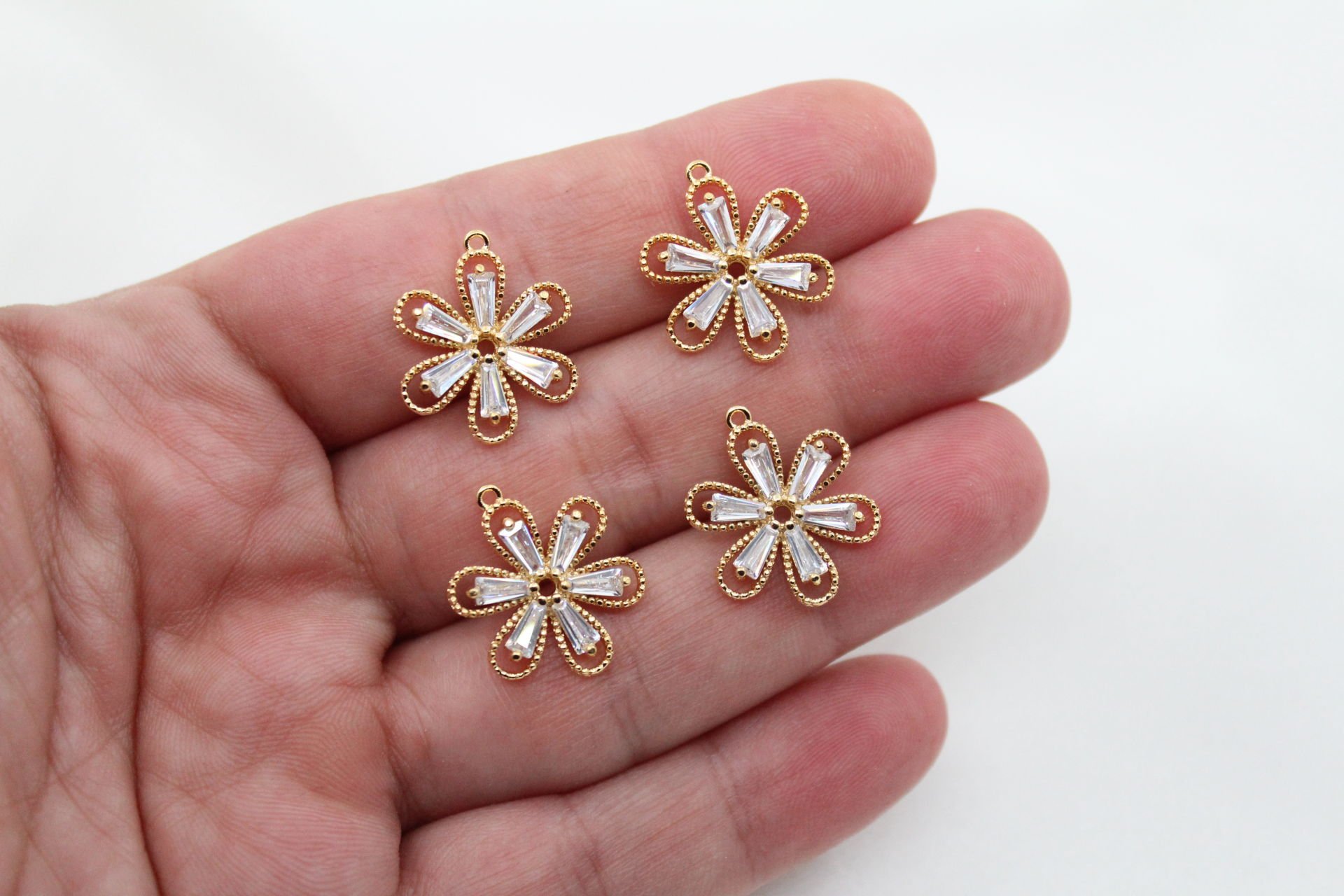 Altın Kaplama Baget Taşlı Papatya