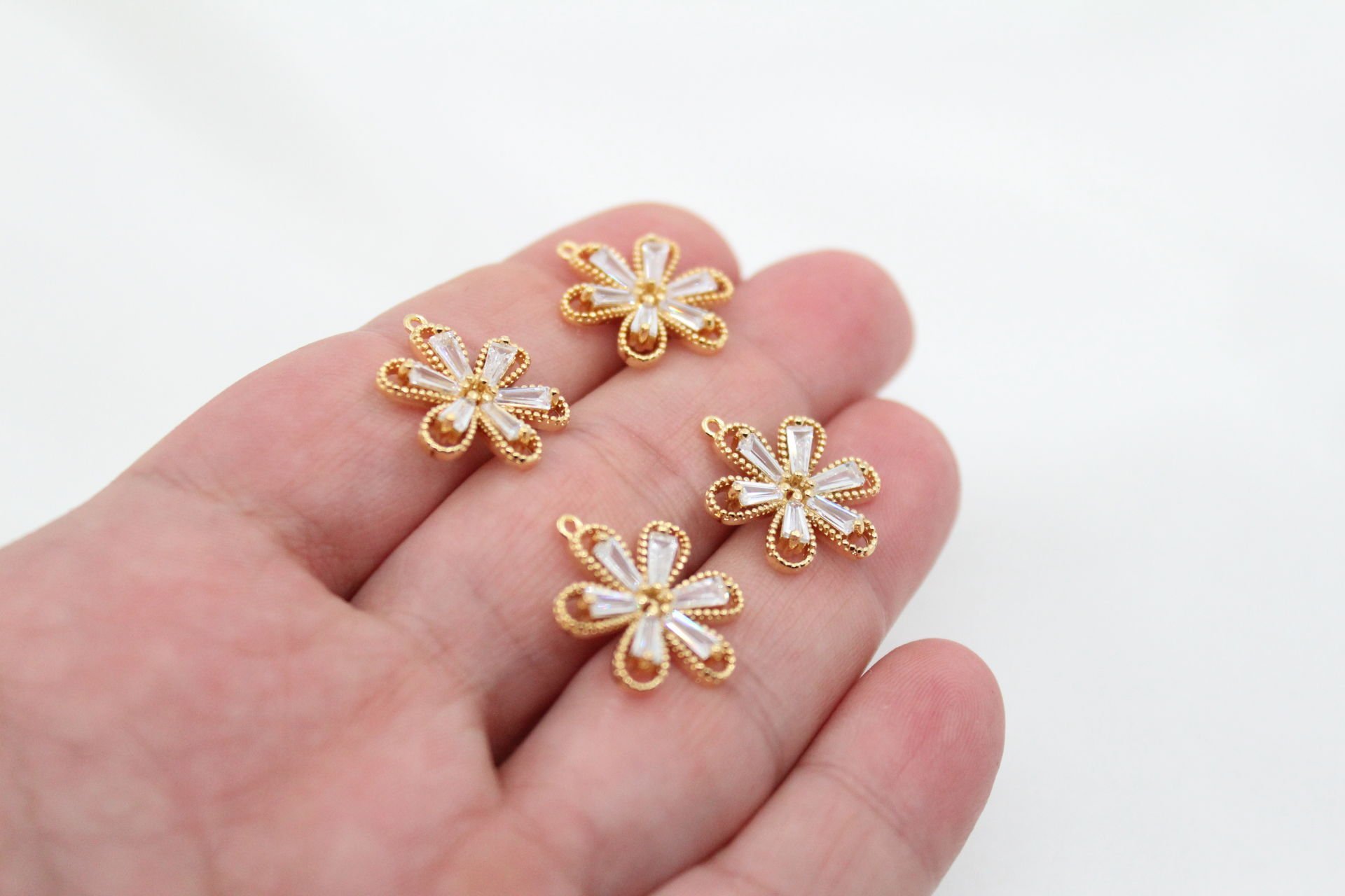 Altın Kaplama Baget Taşlı Papatya