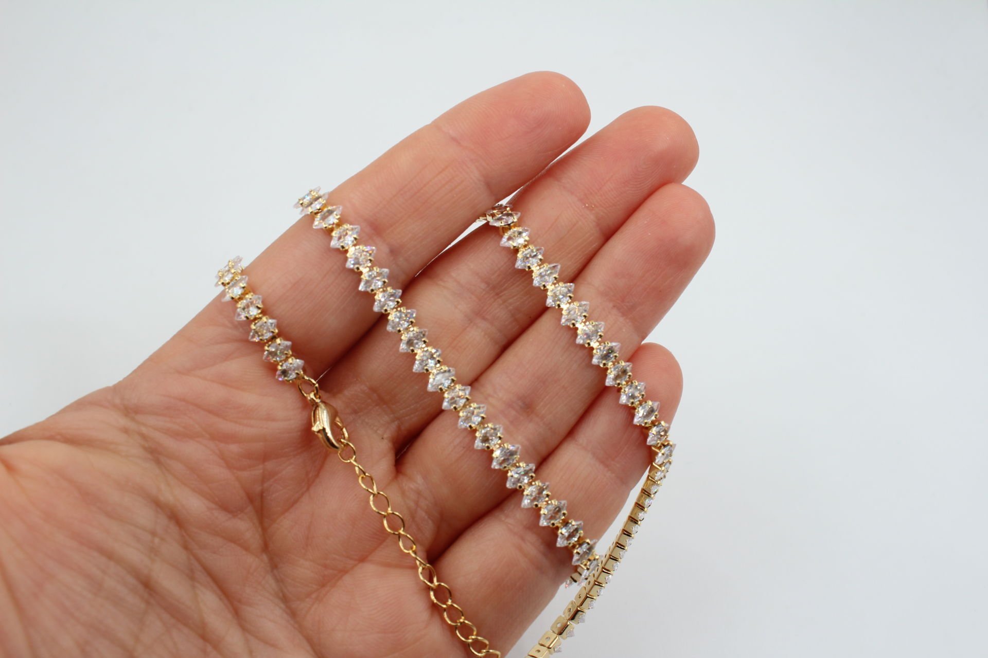 Altın Kaplama Mekik Taşlı Zirkonlu Hazır Kolye