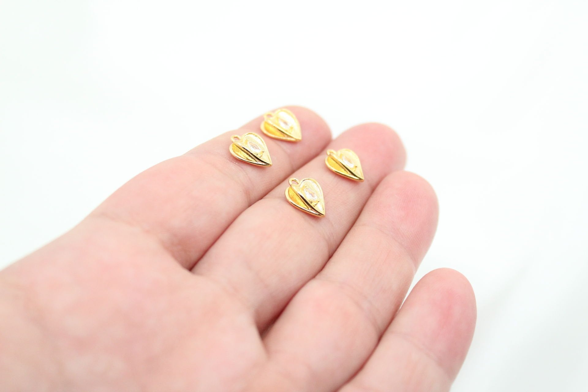 Altın Kaplama Ortası Mekik Taşlı Katlı Kalp Kolye Ucu