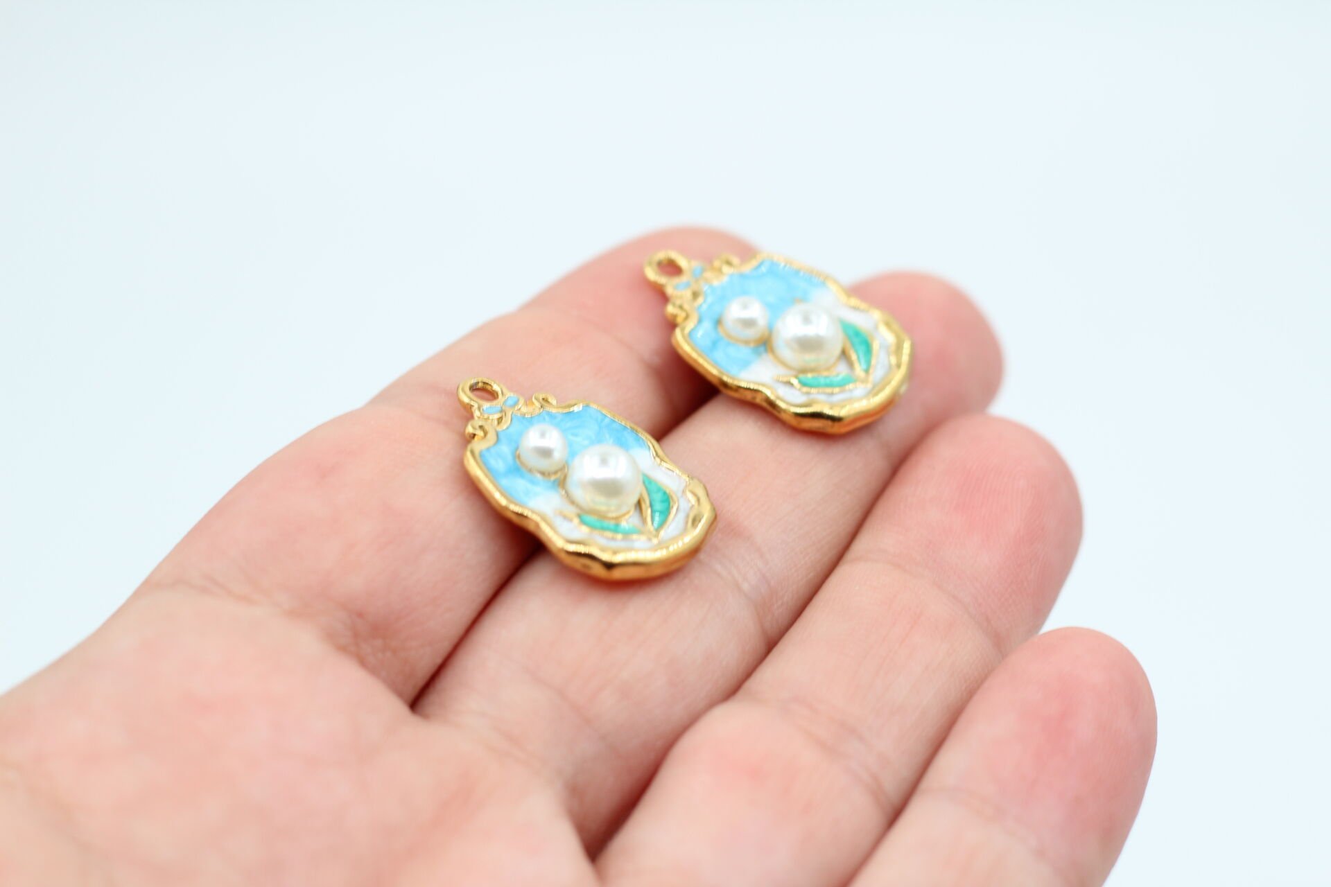 Çelik İncili Çiçek Desenli Kolye Ucu