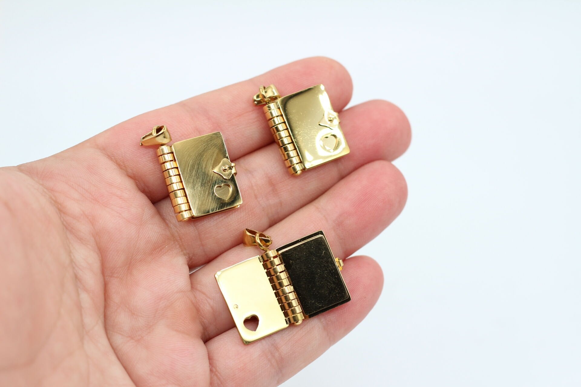 Çelik Açılır Kapaklı Kitap Kolye Ucu