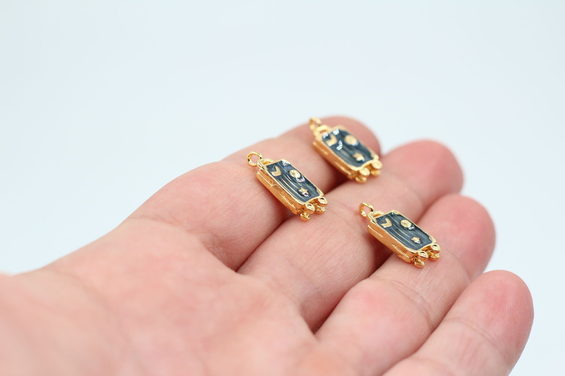 Altın Kaplama Mineli Bavul Kolye Ucu