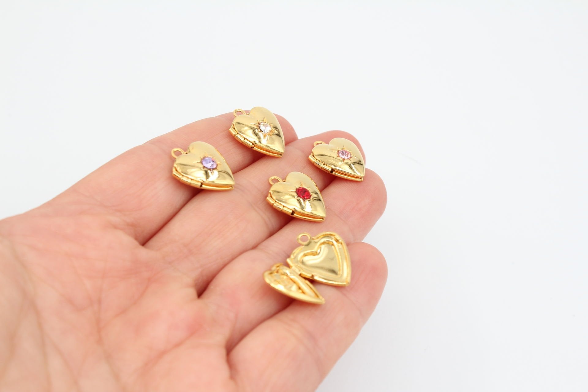 Altın Kaplama Renkli Taşlı Küçük Kapaklı Kalp