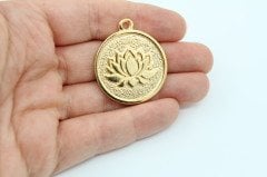 Altın Kap. Lotus Çiçeği