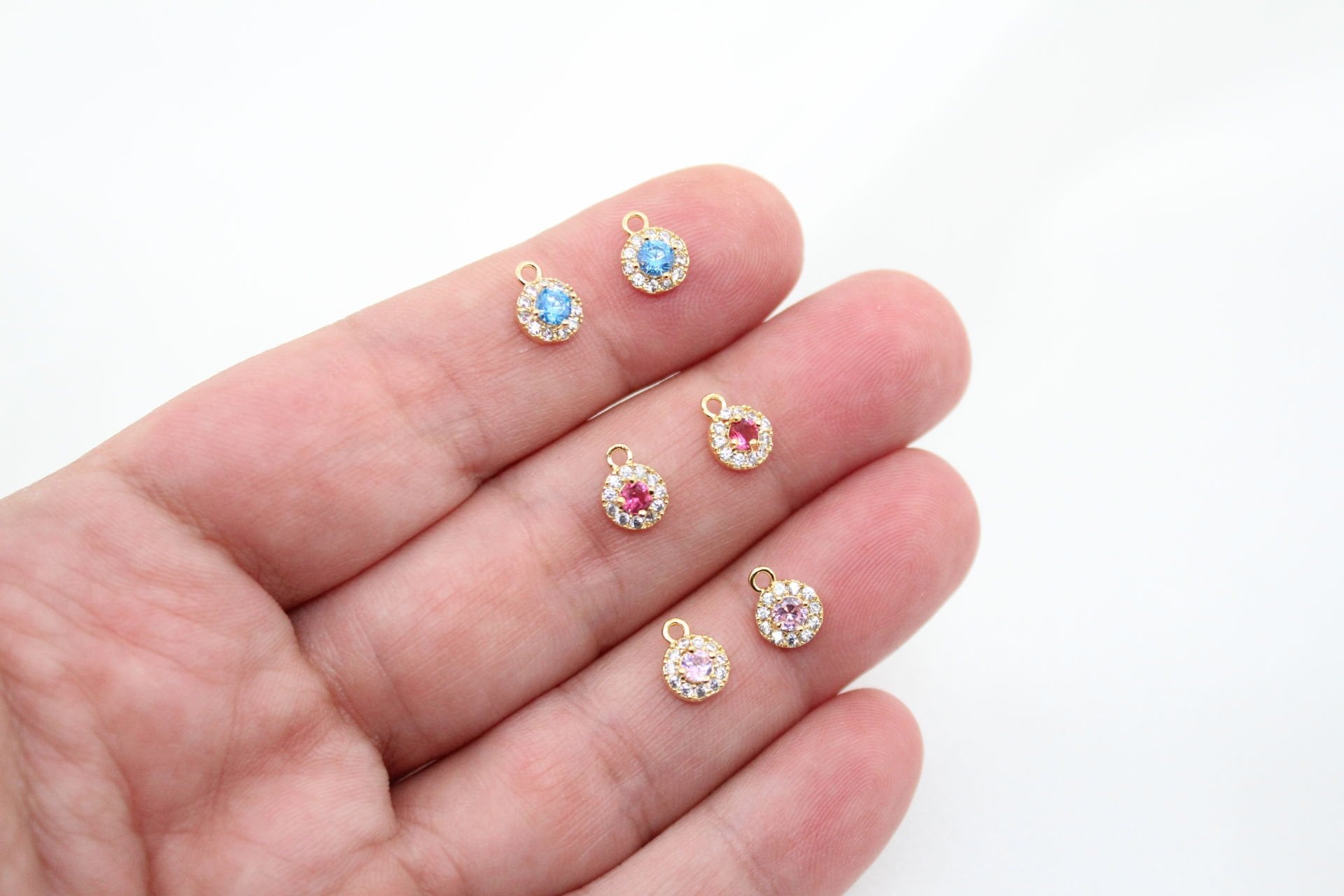 Altın Kaplama Yuvarlak Ortası Renkli Zirkonlu Minimal Kolye ucu