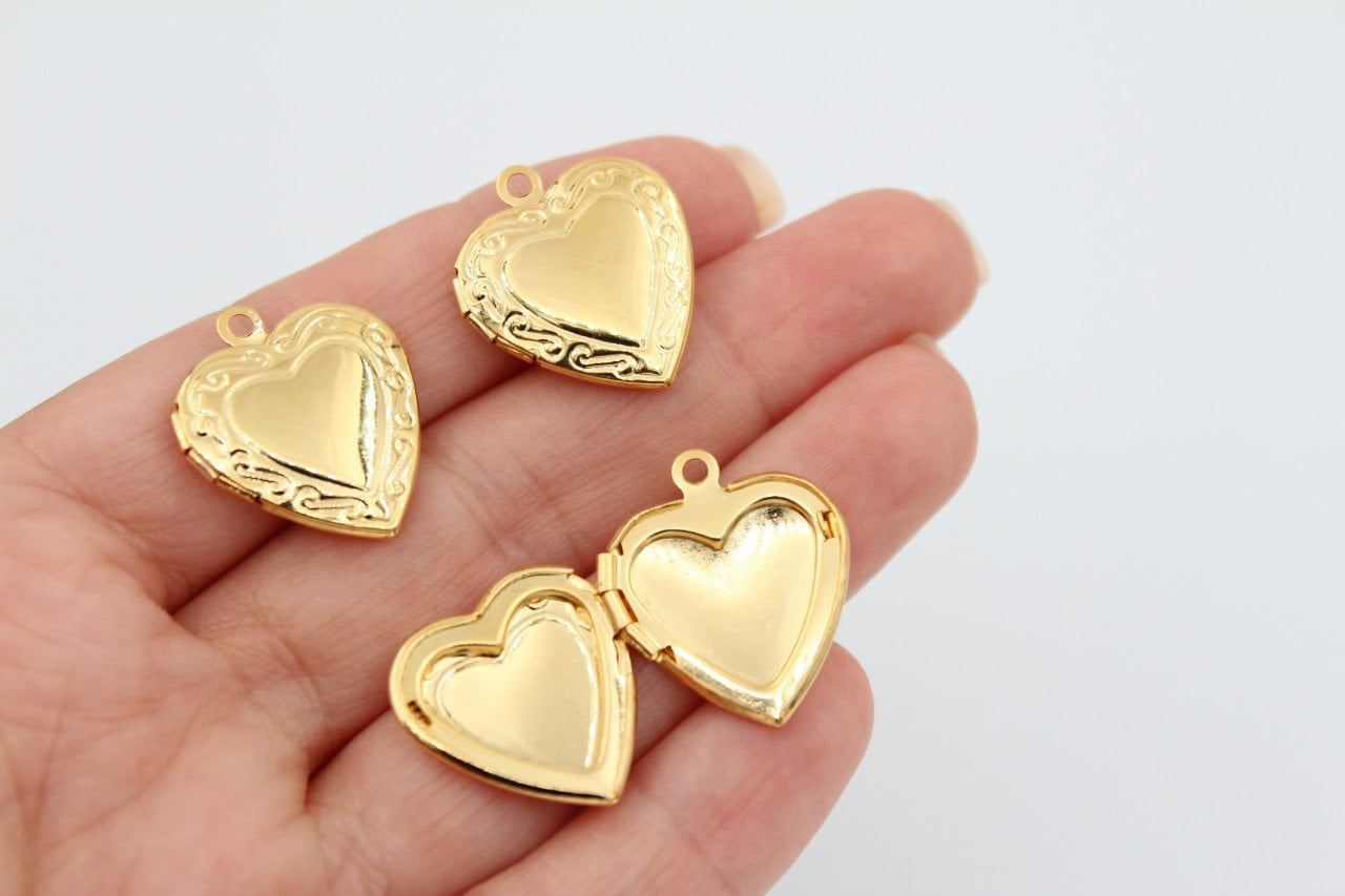 Altın Kap. Desenli Açılır Kapaklı Kalp