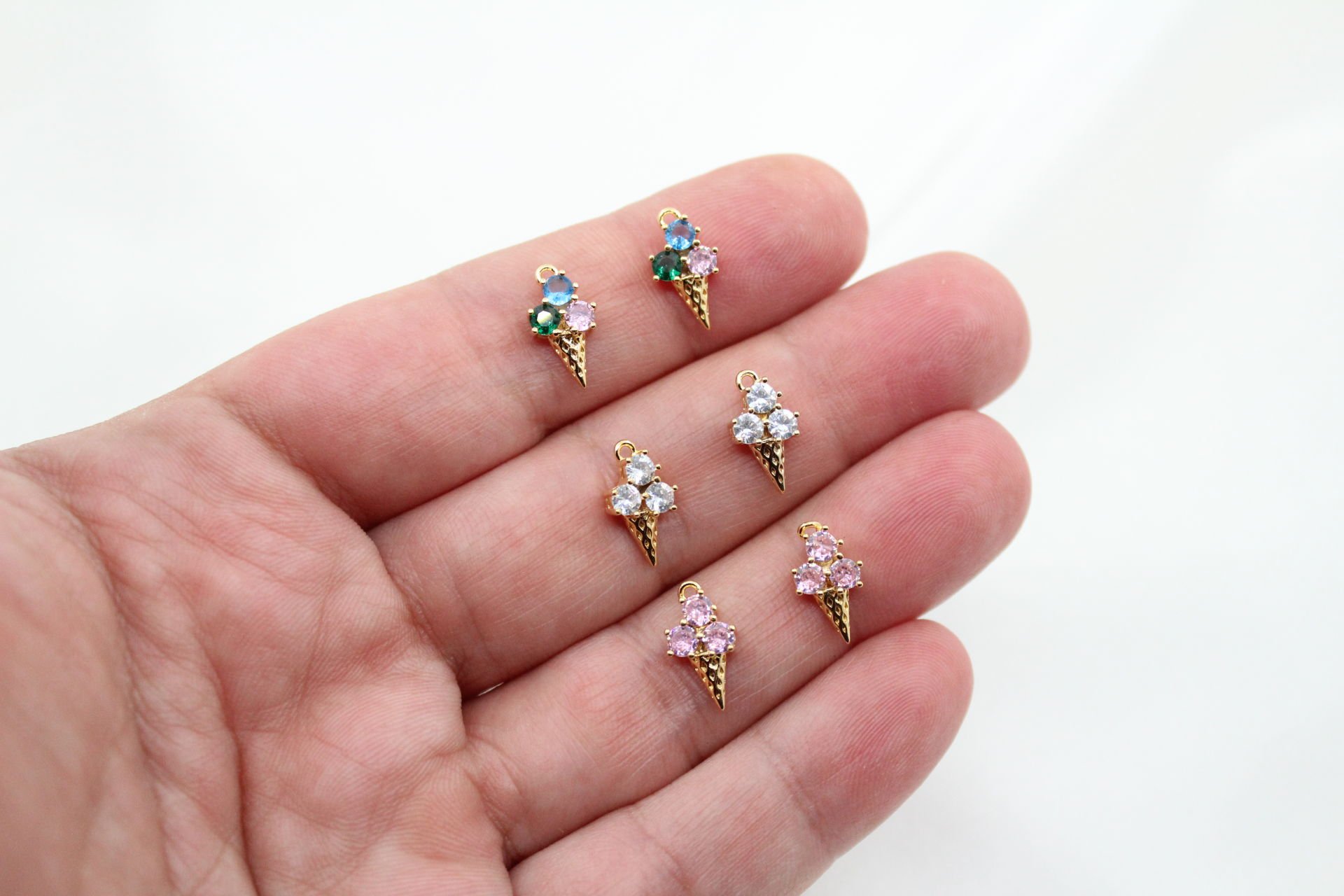 Altın Kaplama Zirkonlu Külah Dondurma Kolye Ucu