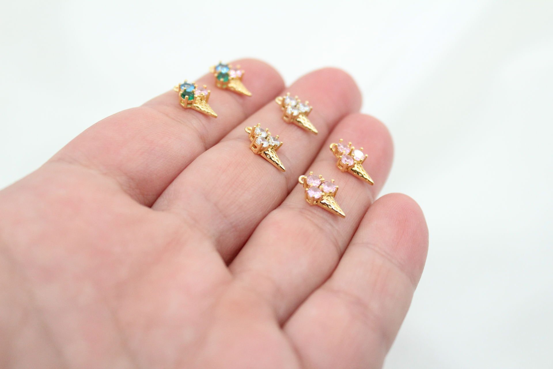 Altın Kaplama Zirkonlu Külah Dondurma Kolye Ucu