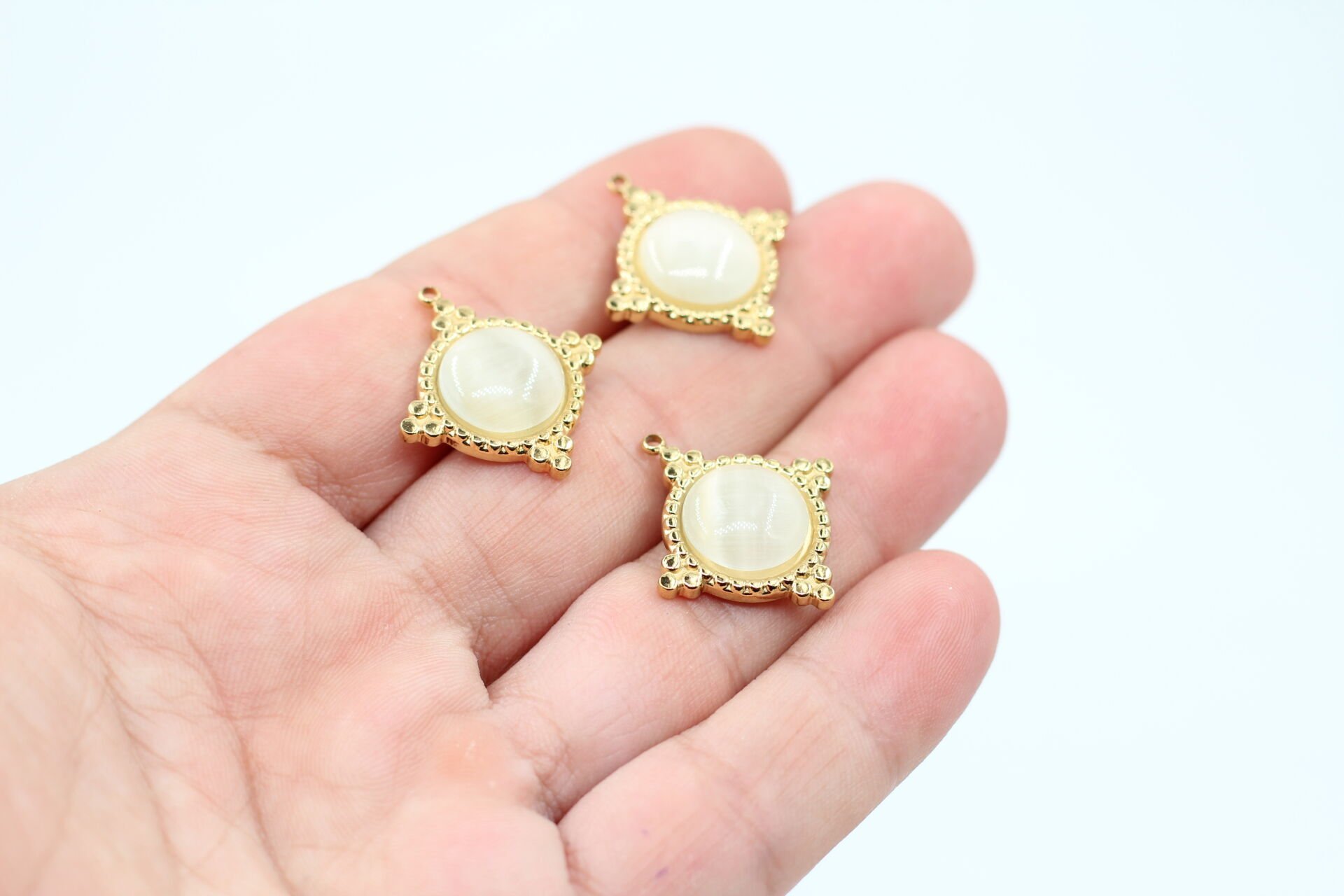 Çelik Yuvarlak Sedef Taşlı Kolye Ucu