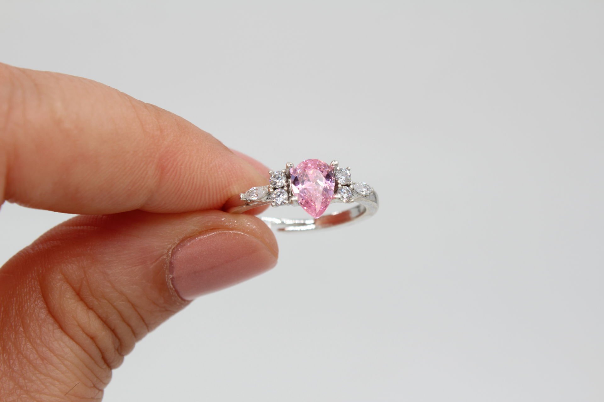 Rodyum Kaplama Damla Taşlı Yüzük Pembe