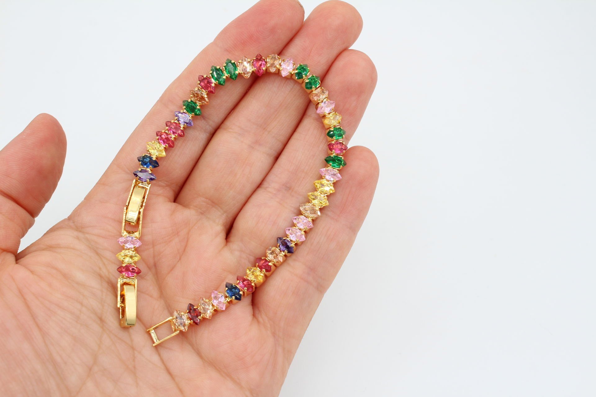 Altın Kaplama Mekik Taşlı Mix Bileklik