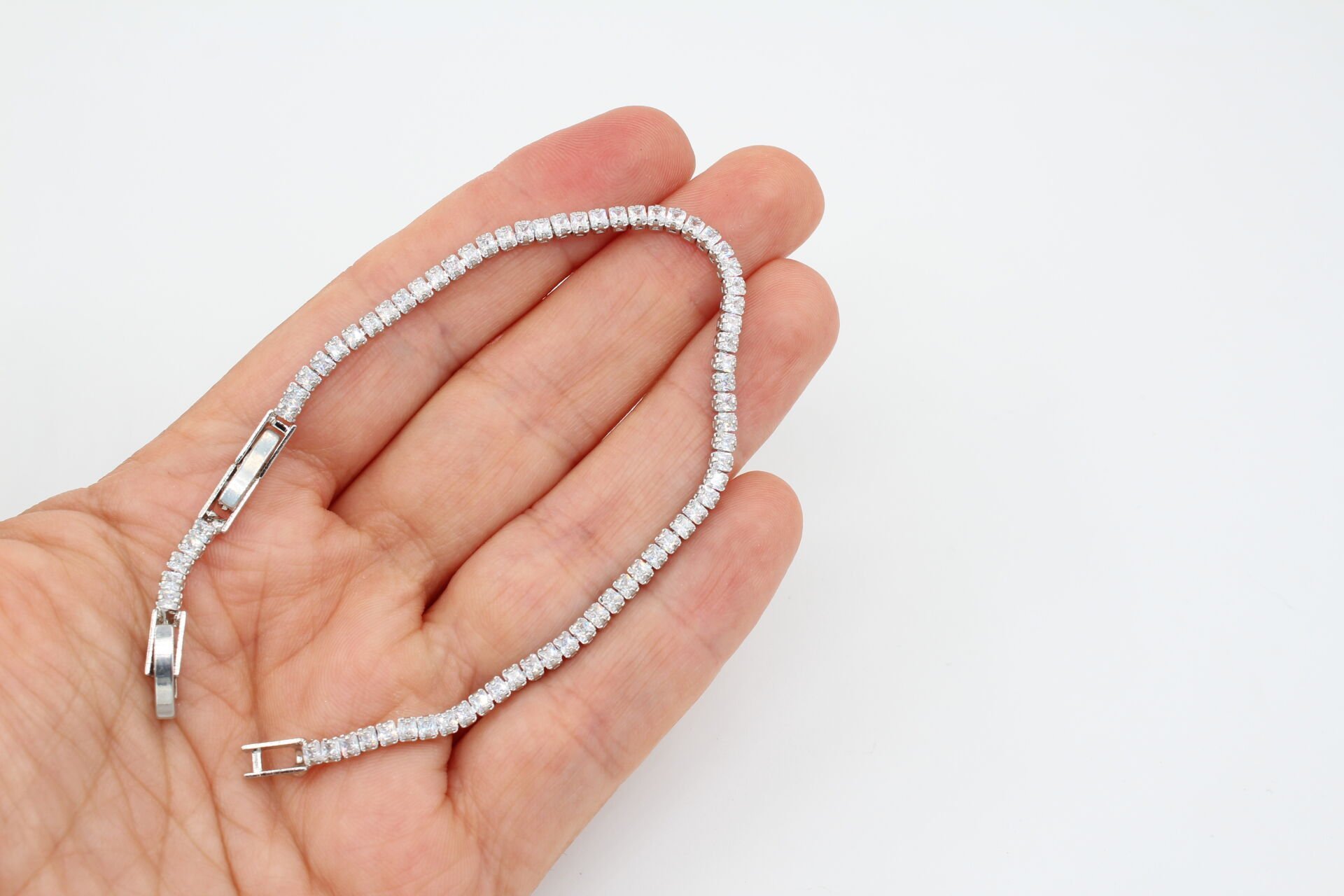 Rodyum Kaplama Küçük Kare Taşlı Bileklik