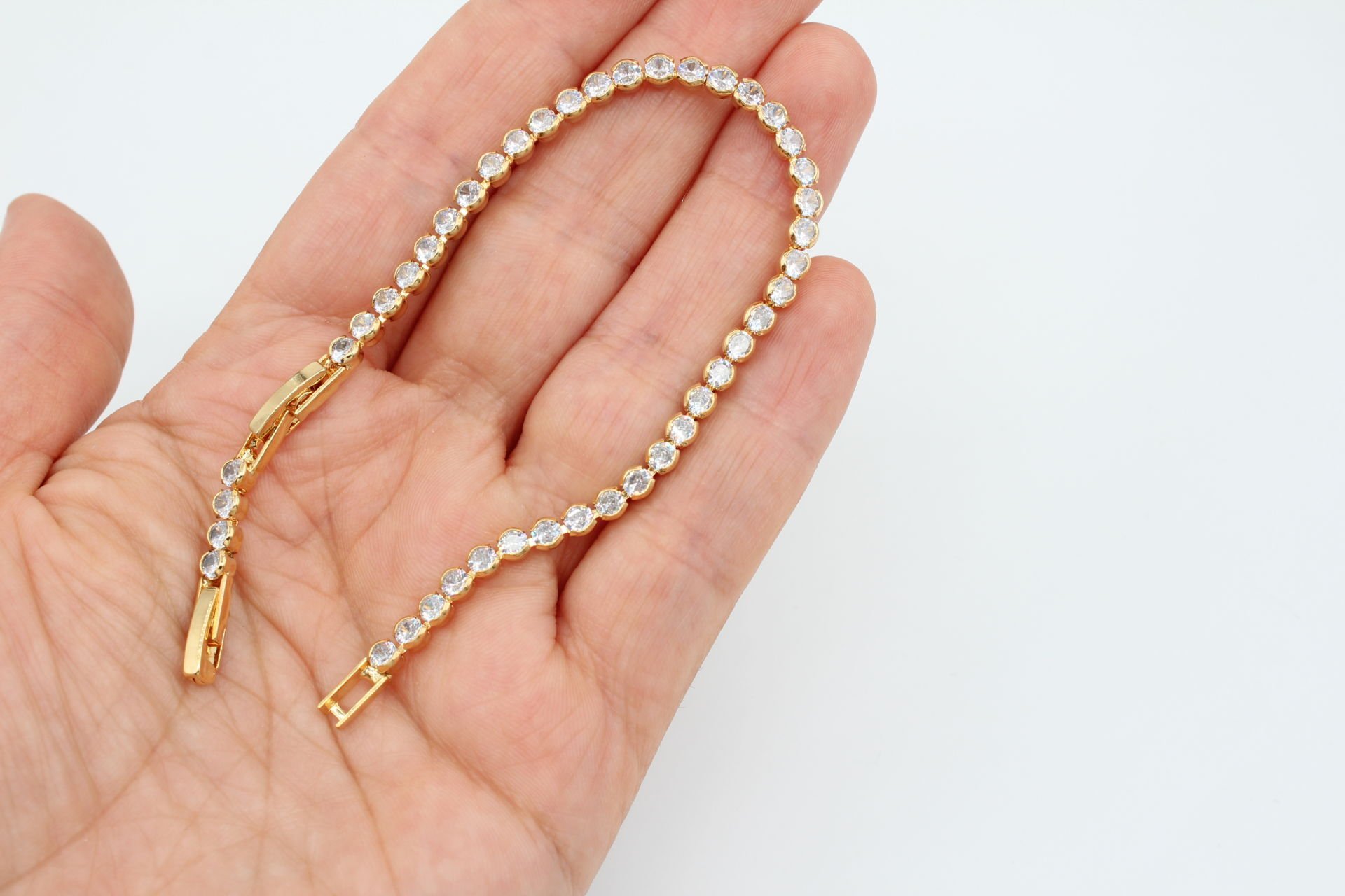 Altın Kaplama Yuvarlak Tırnaksız Bileklik