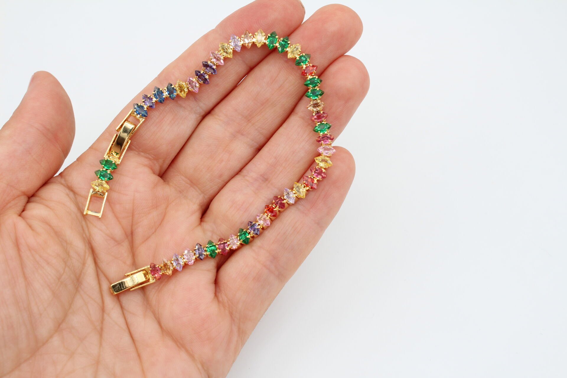 Altın Kaplama Küçük Mekik Taşlı Mix Bileklik