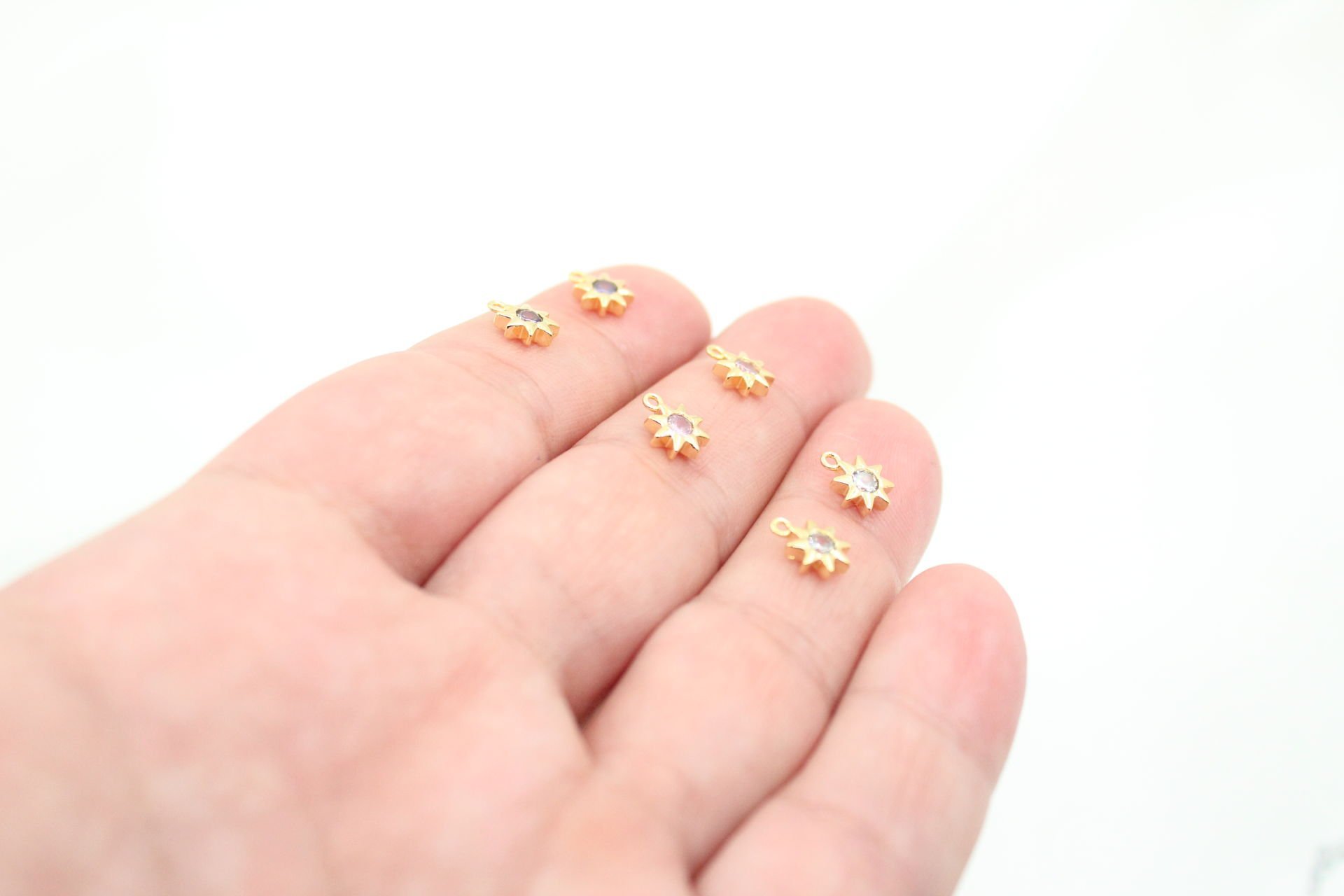 Altın Kaplama Zirkonlu Minimal Güneş Kolye Ucu