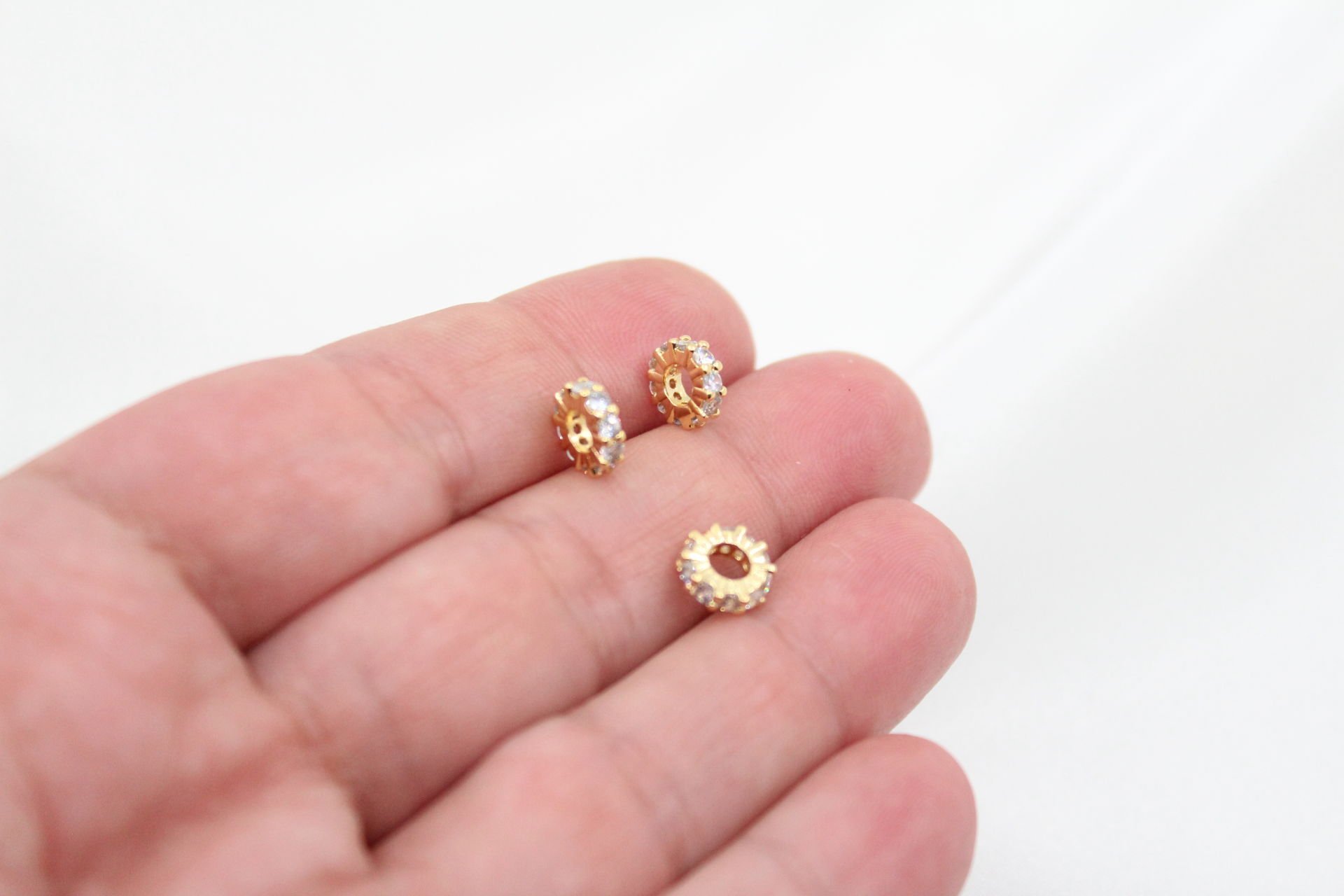 Altın Kaplama Zirkonlu Yuvarlak Tek Sıra Boncuk Arası