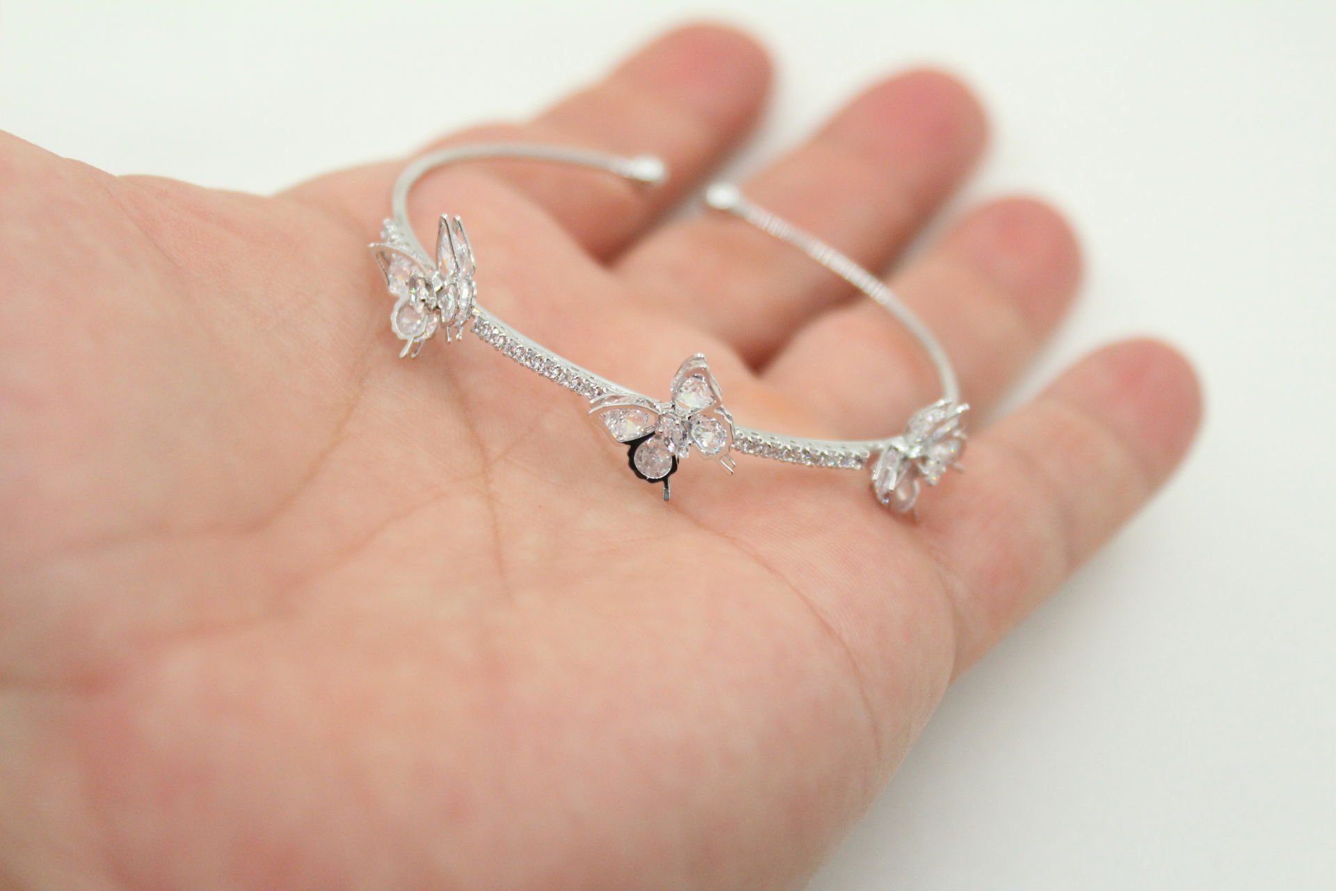 Rodyum Kaplama Beyaz Taşlı Kelebek Bileklik