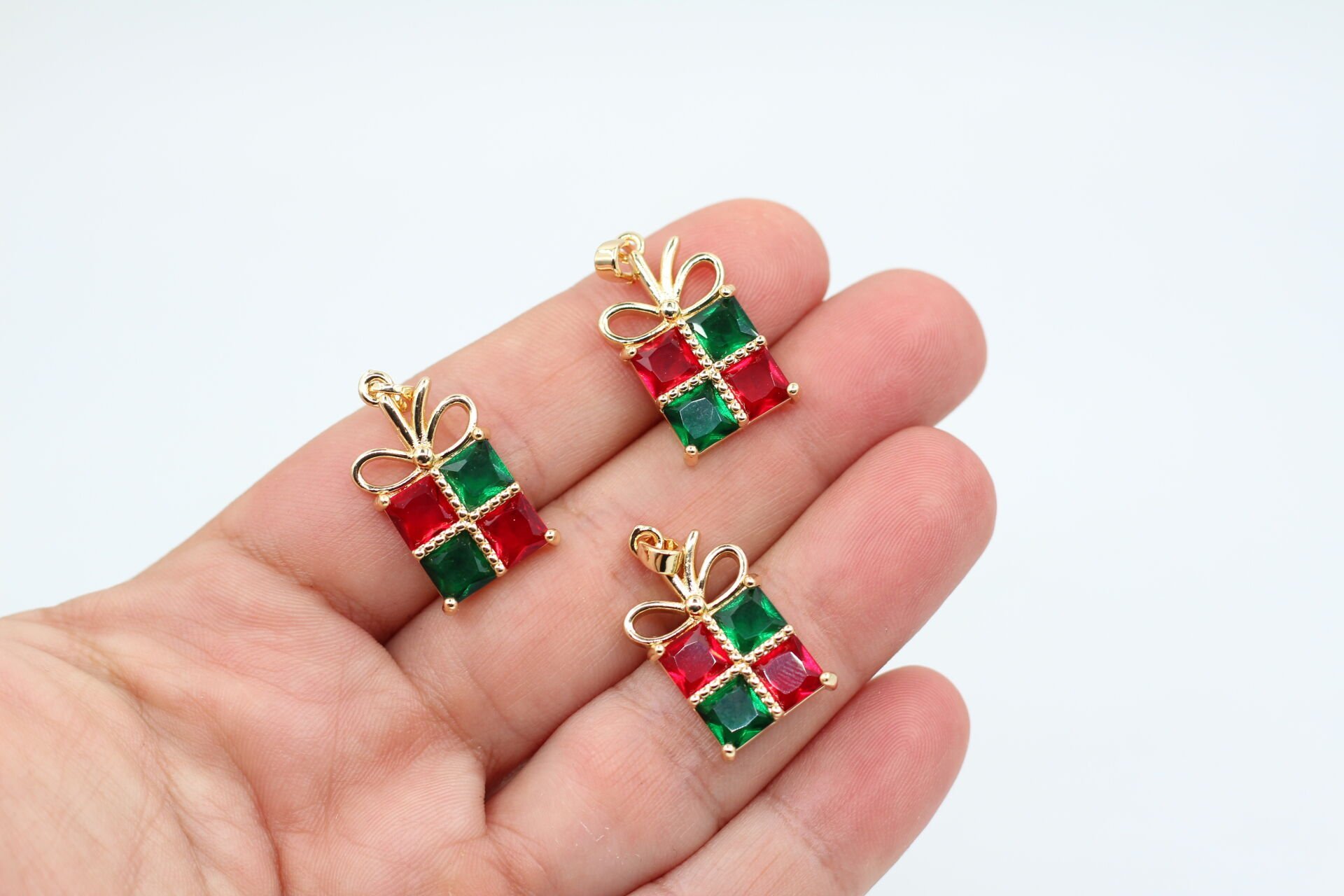 Altın Kaplama Zirkonlu Yılbaşı Hediye Kutusu