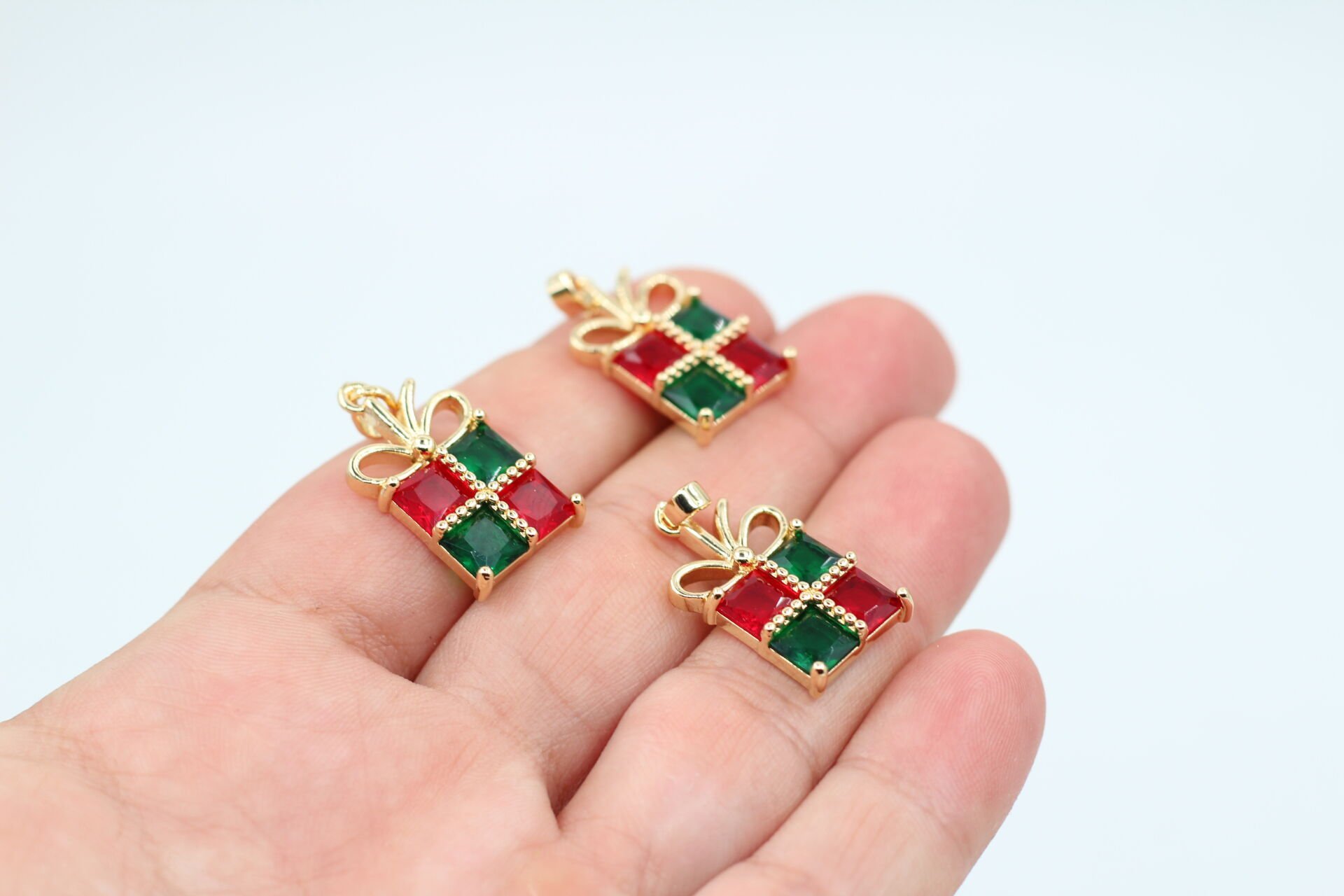 Altın Kaplama Zirkonlu Yılbaşı Hediye Kutusu