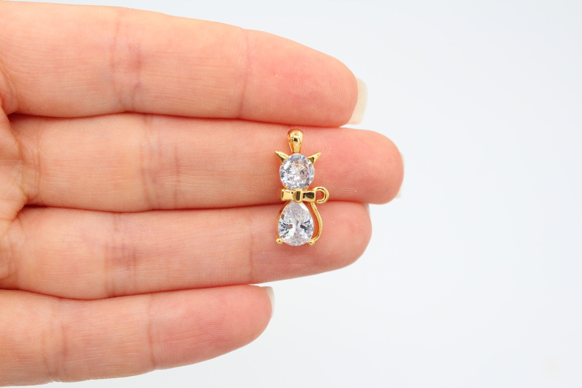 Altın Kap. Zirkon Taşlı Kedi