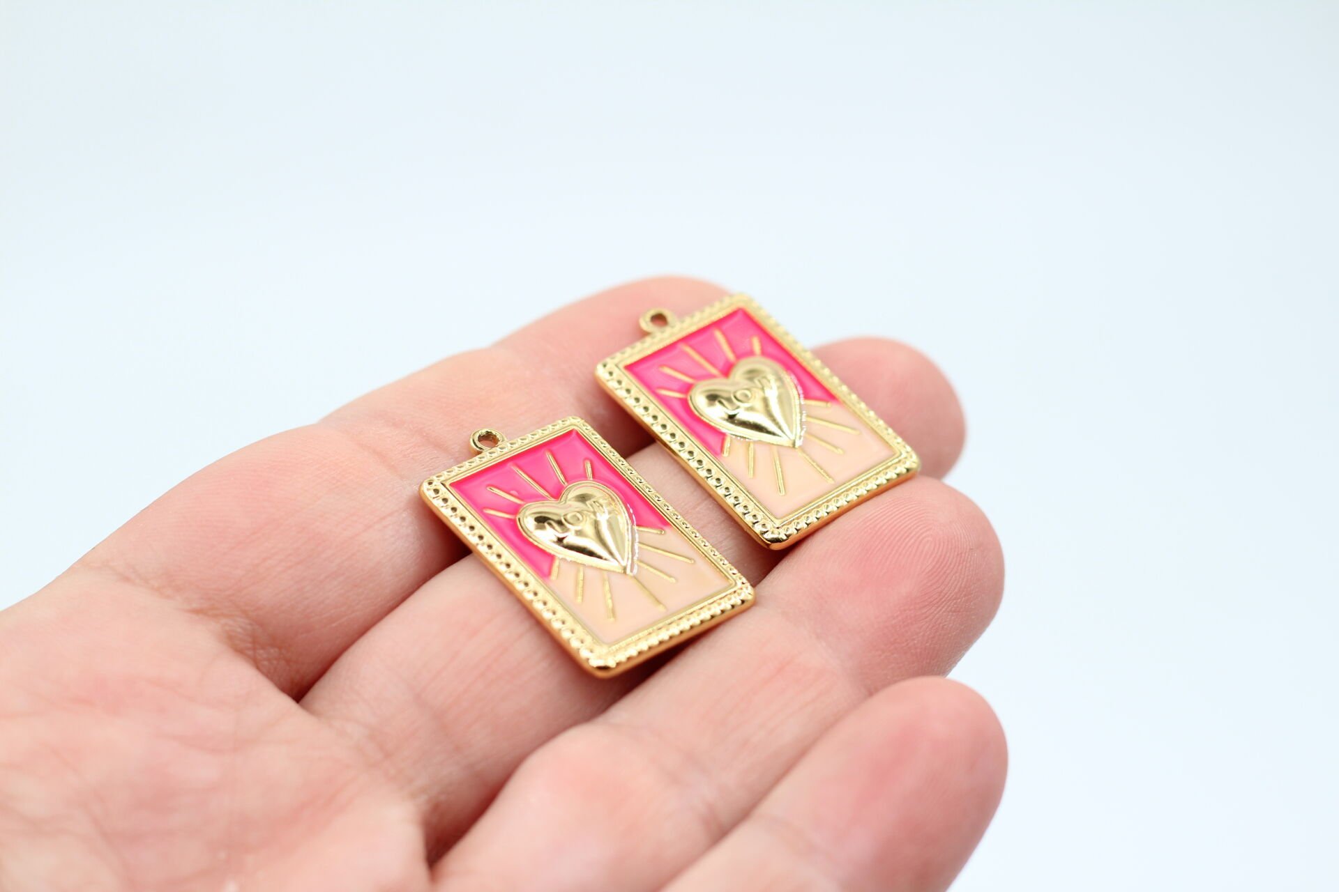 Çelik Kalp Detaylı Kolye Ucu