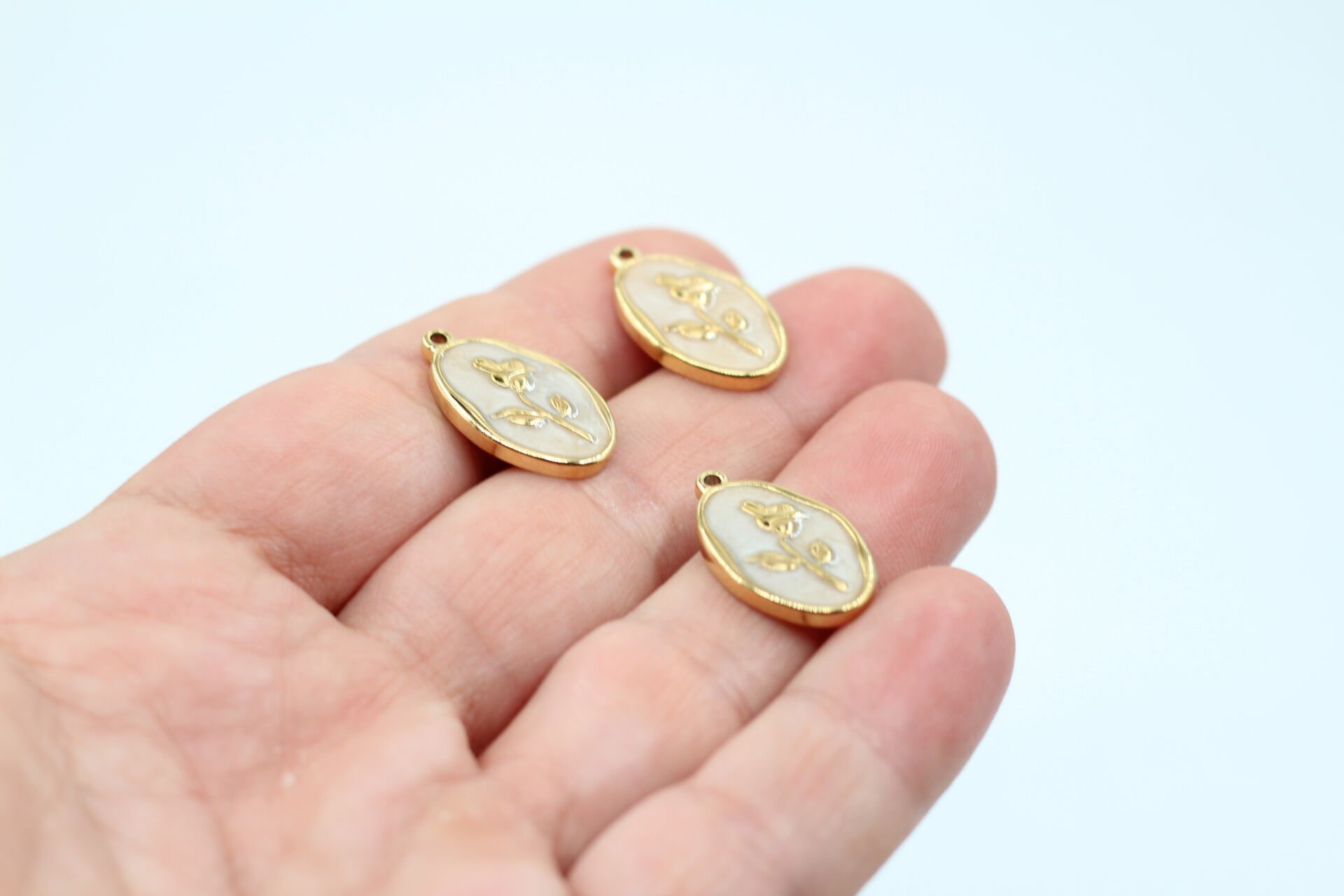 Çelik Çiçek Desenli Kolye Ucu