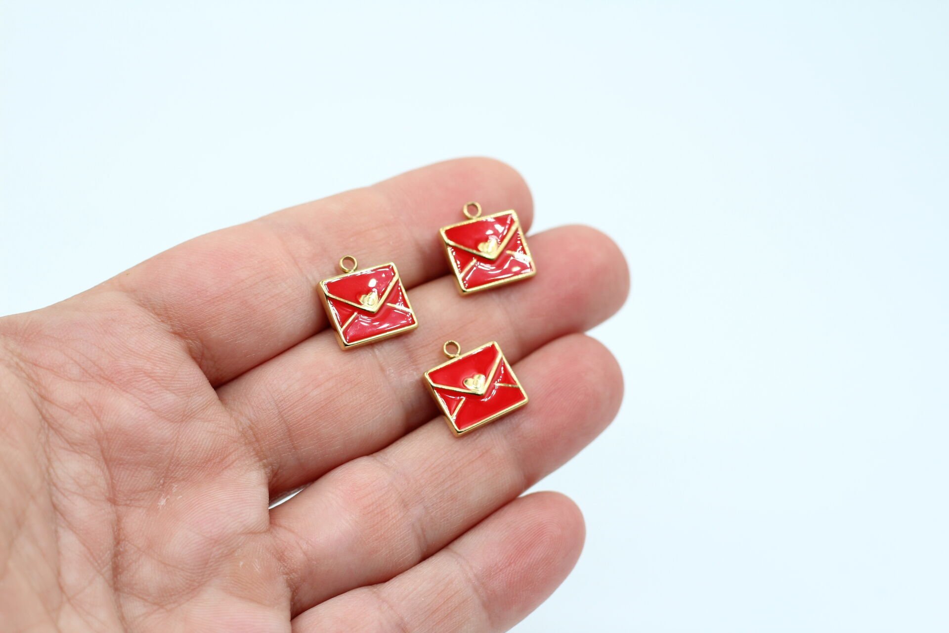 Çelik Kırmızı Mektup Kolye Ucu