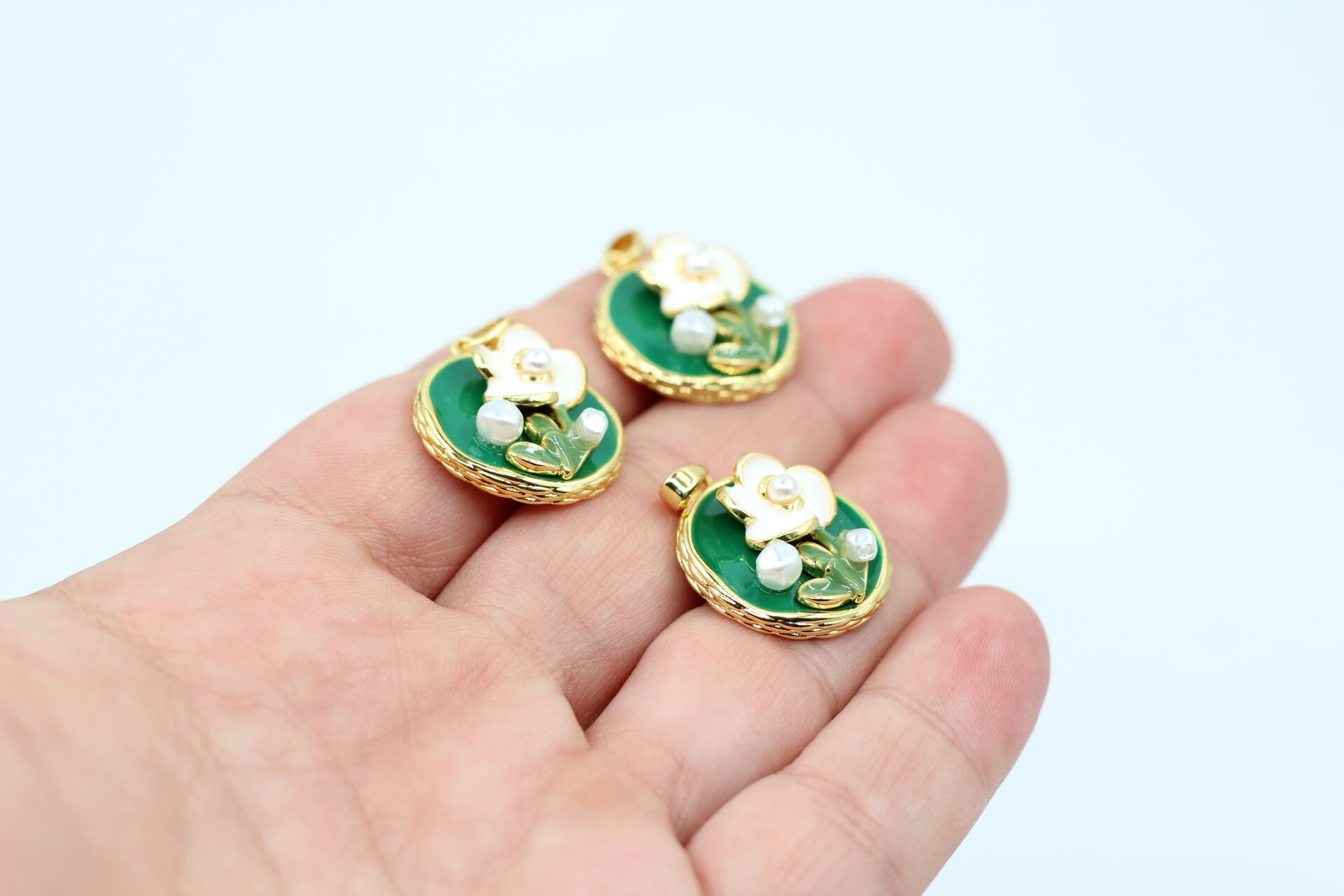 İthal Altın Kaplama Büyük Boy Mineli İncili Çiçek Yeşil