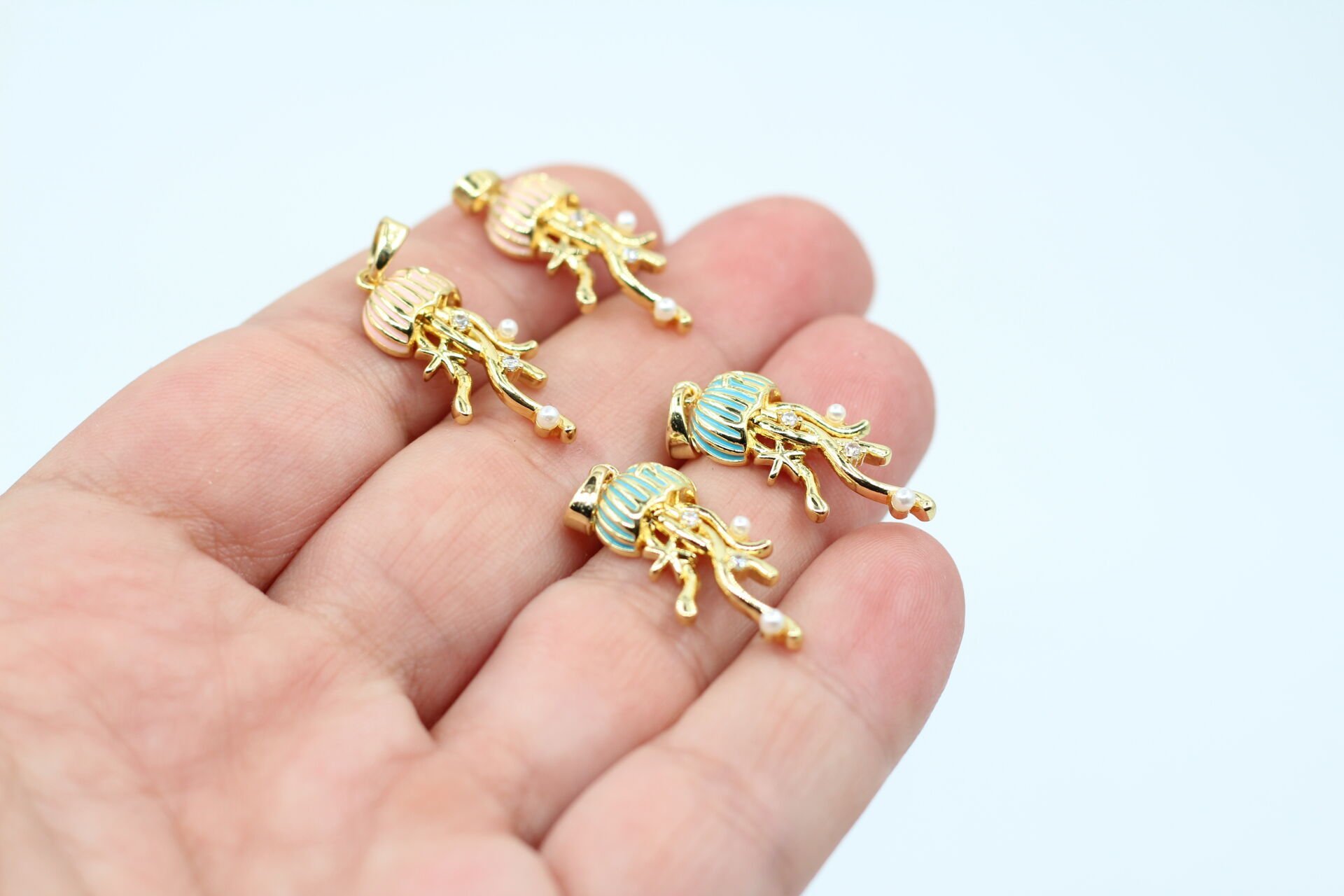 İthal Altın Kaplama Mineli Zirkonlu Deniz Anası Kolye Ucu