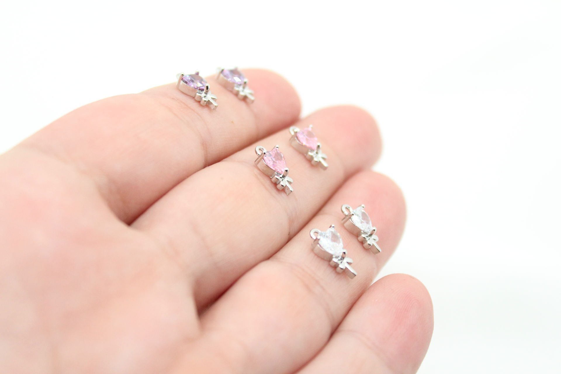 Rodyum Kaplama Fiyonklu Minimal Kalp Kolye ucu