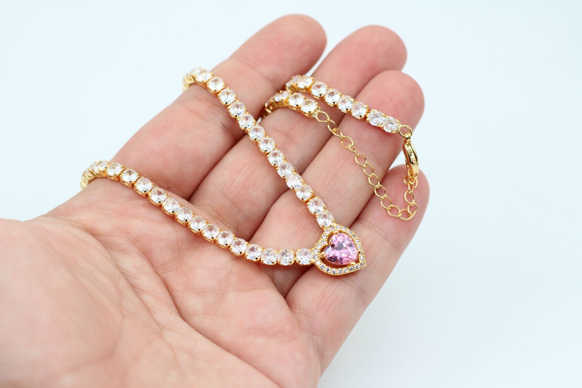 Altın Kaplama Sıra Taşlı Kalp Su Yolu Kolye Pembe