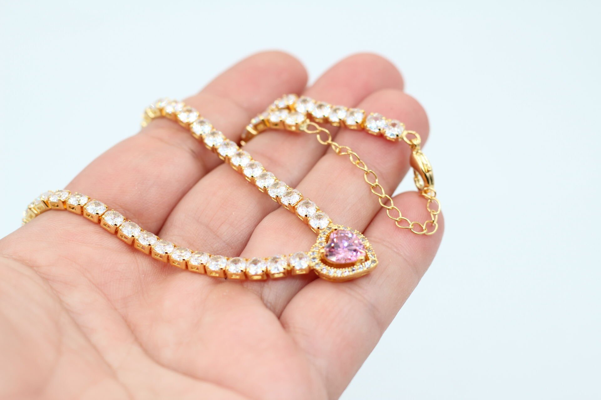 Altın Kaplama Sıra Taşlı Kalp Su Yolu Kolye Pembe