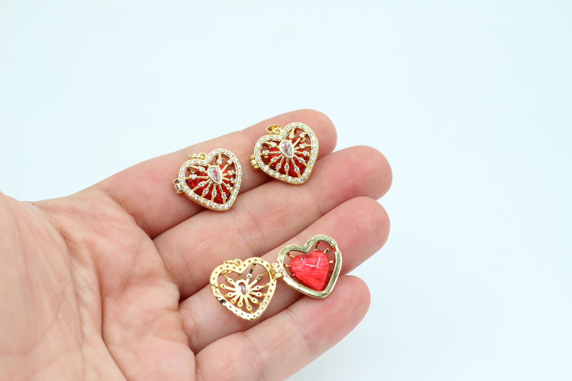 Altın Kaplama Kafesli Kapaklı Kalp Kırmızı