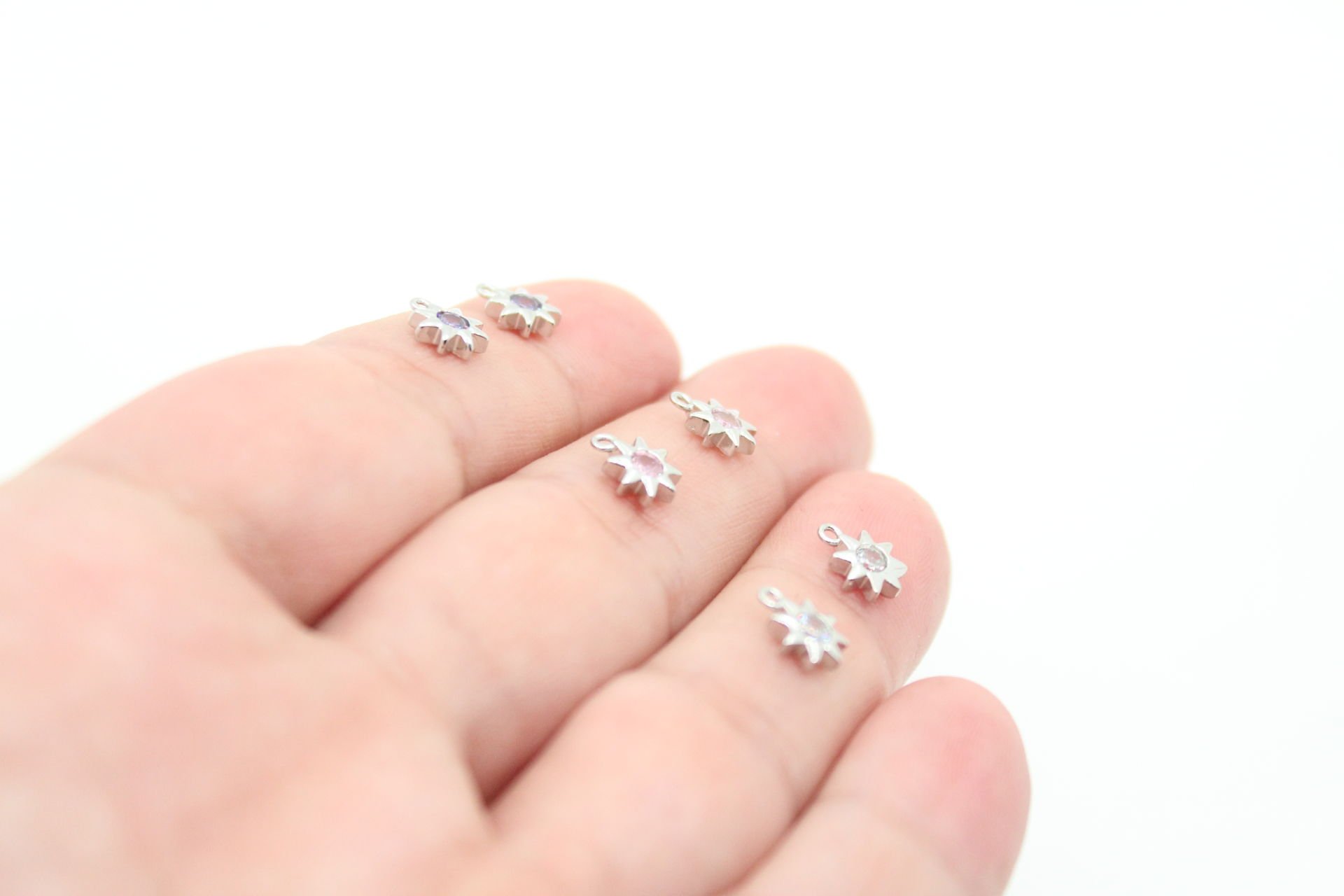 Rodyum Kaplama Zirkonlu Minimal Güneş Kolye Ucu