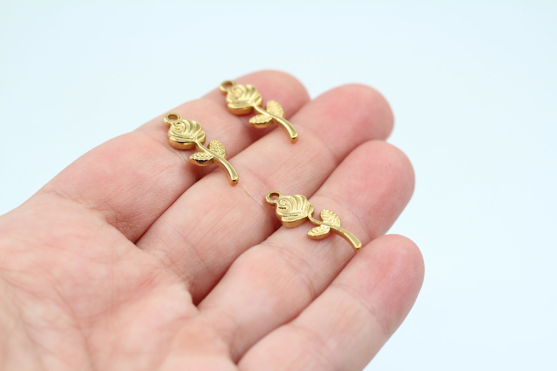 Çelik Gül Figür Kolye Ucu