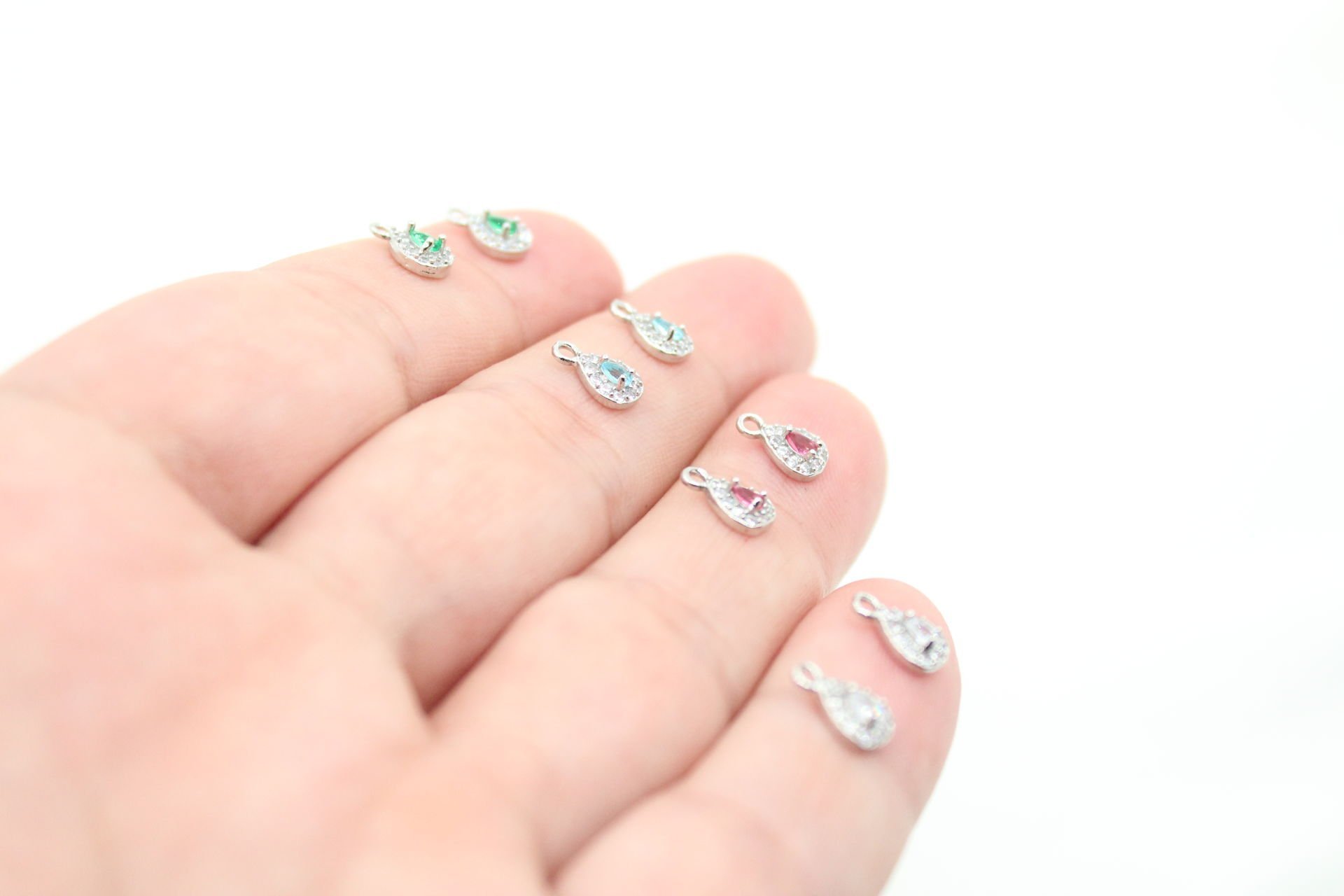 Rodyum Kaplama Zirkonlu Minimal Damla Kolye Ucu