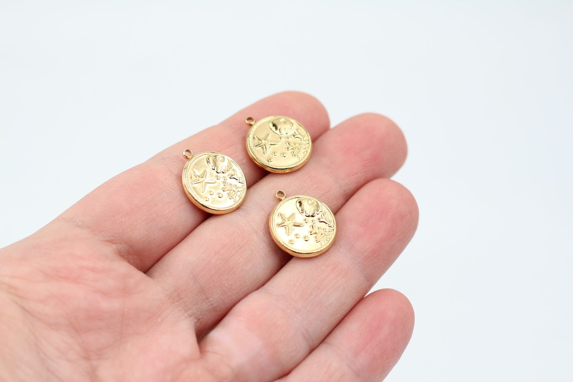 Çelik Yuvarlak Deniz Figürlü Kolye Ucu