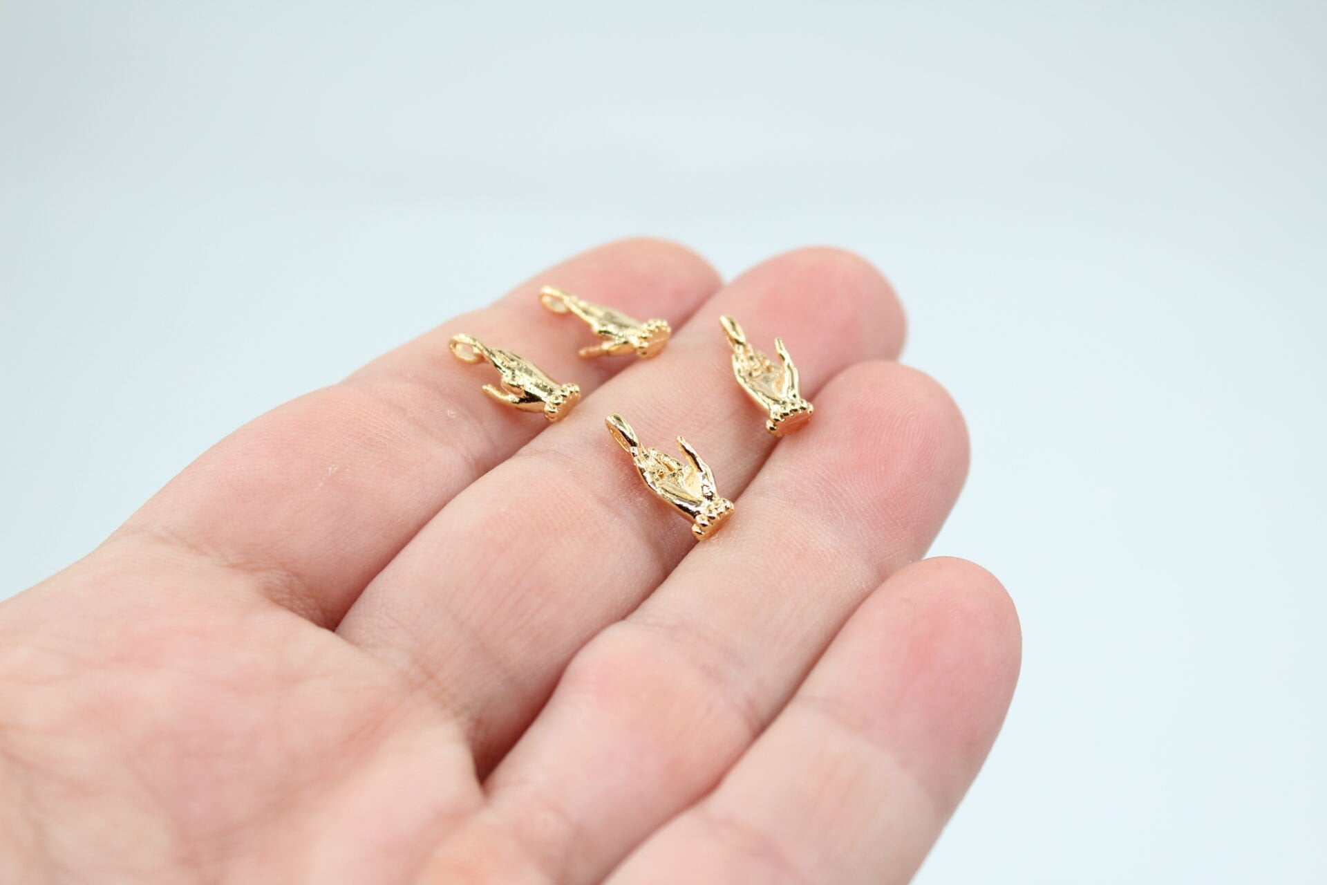 Altın Kaplama Döküm Küçük El Kolye Ucu