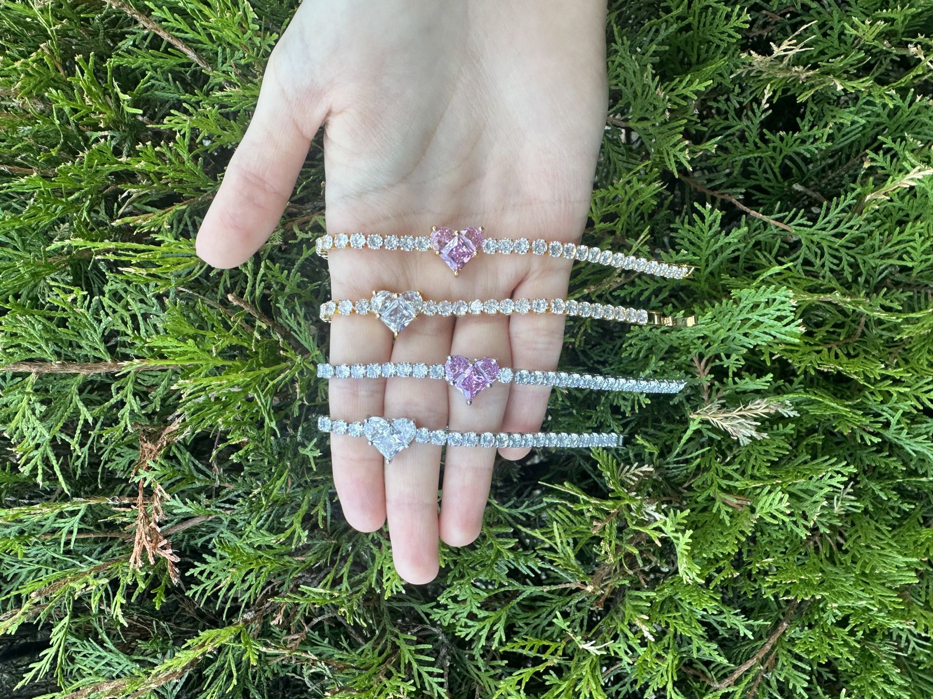 Rodyum Kaplama 3 Taşlı Kalp Su Yolu Bileklik